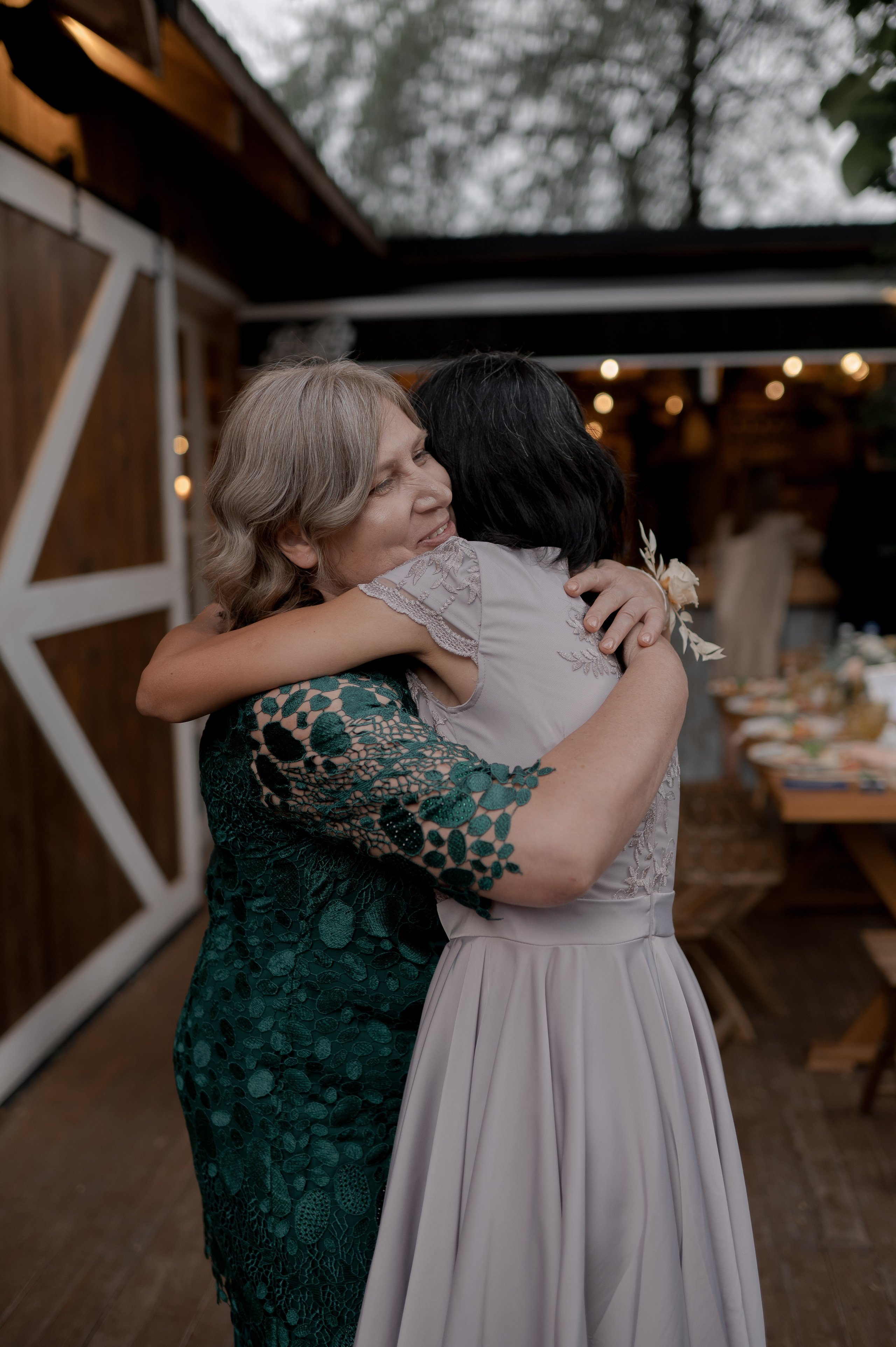 Boho barn wedding in Romania at Papadia Village, Dolj. Wedding photographer and videographer based in Timisoara, Romania