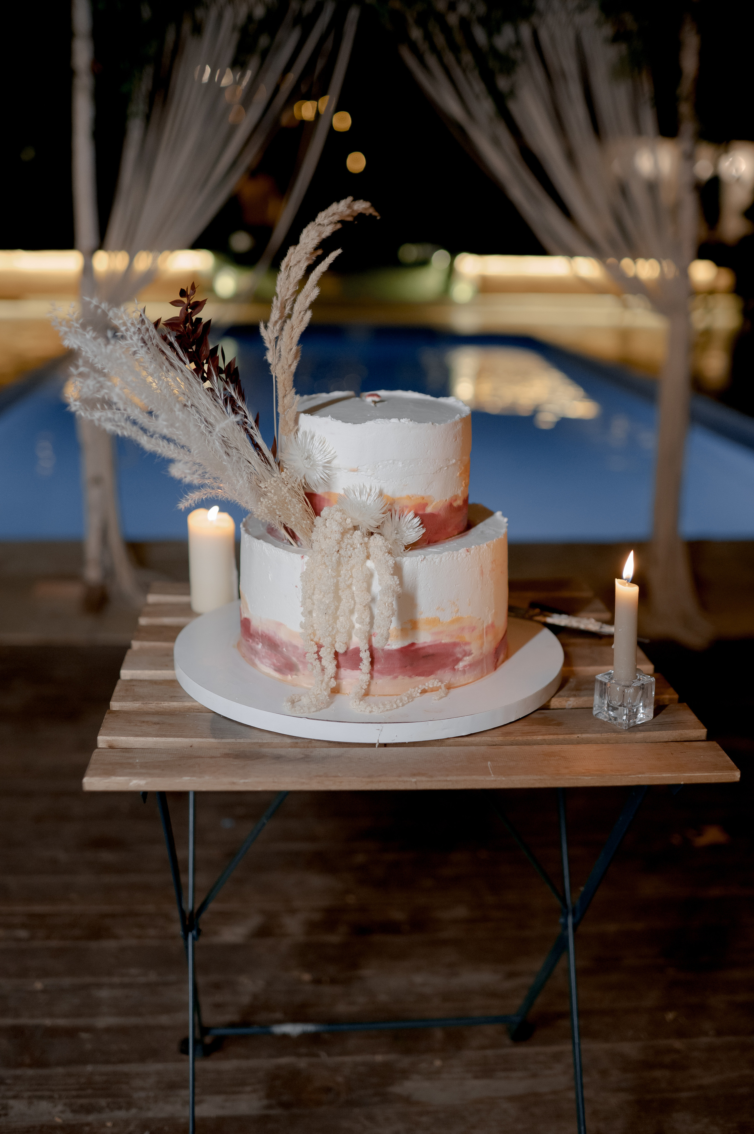 Boho barn wedding in Romania at Papadia Village, Dolj. Wedding photographer and videographer based in Timisoara, Romania