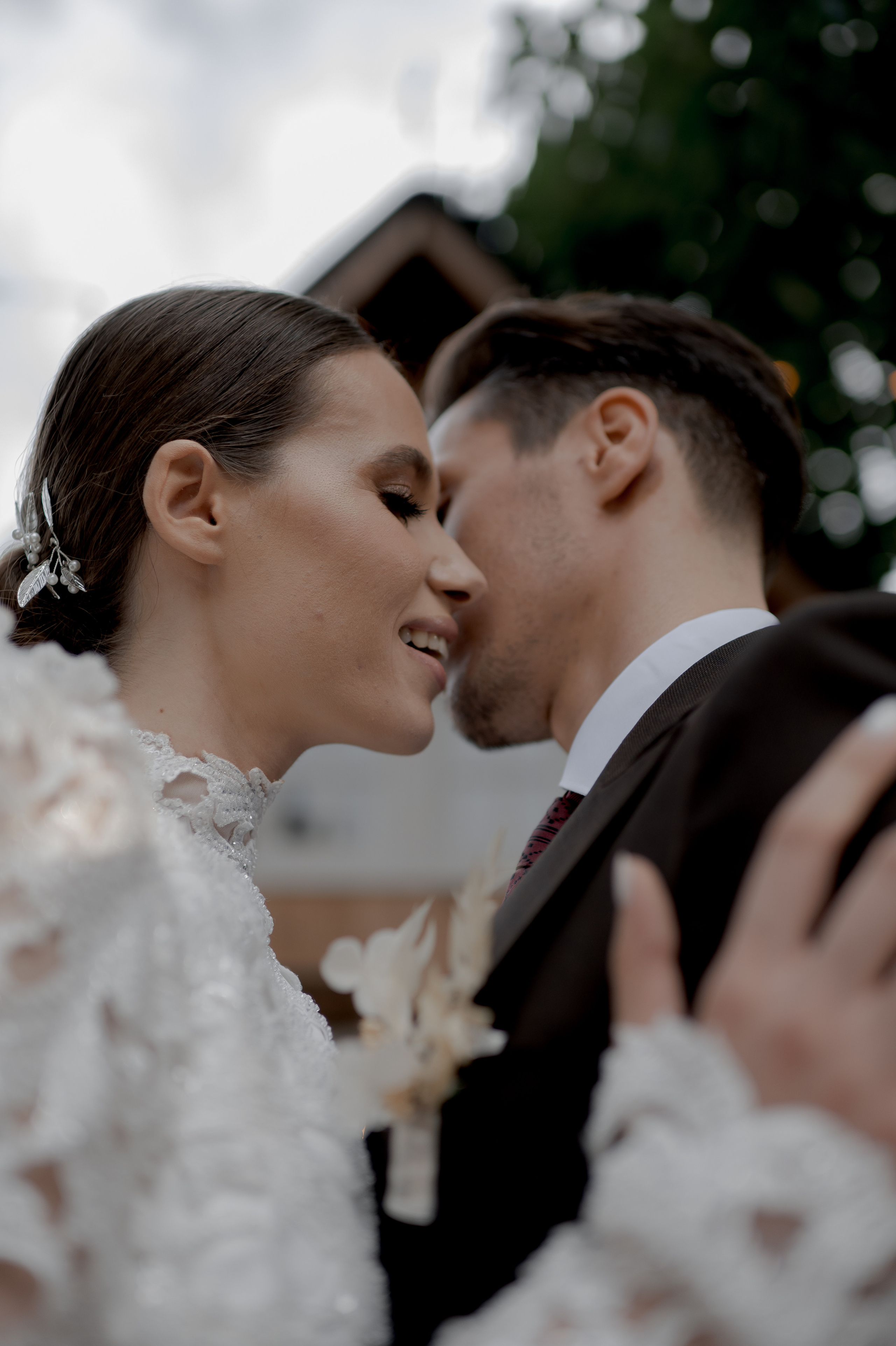 Boho barn wedding in Romania at Papadia Village, Dolj. Wedding photographer and videographer based in Timisoara, Romania