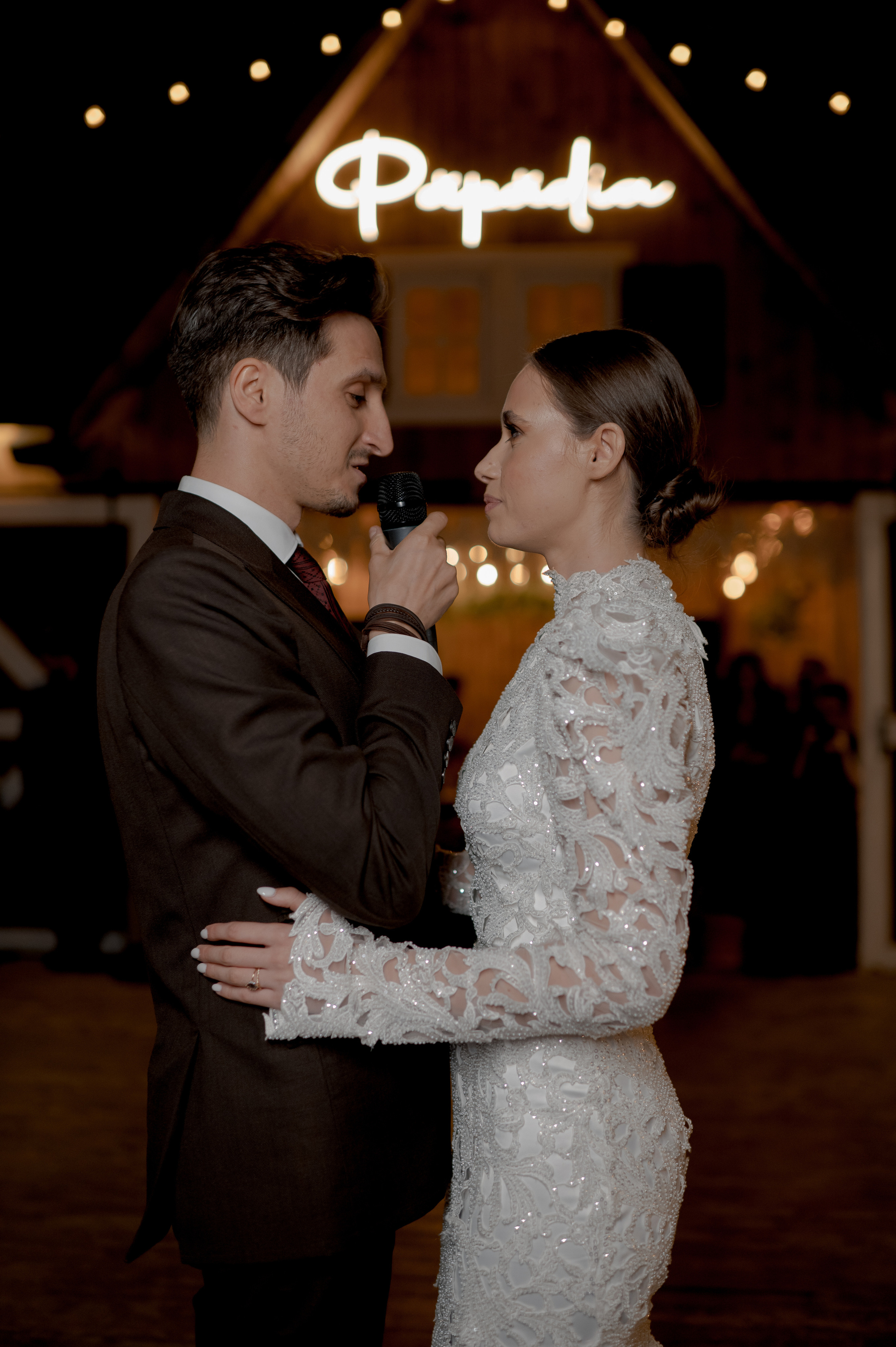 Boho barn wedding in Romania at Papadia Village, Dolj. Wedding photographer and videographer based in Timisoara, Romania