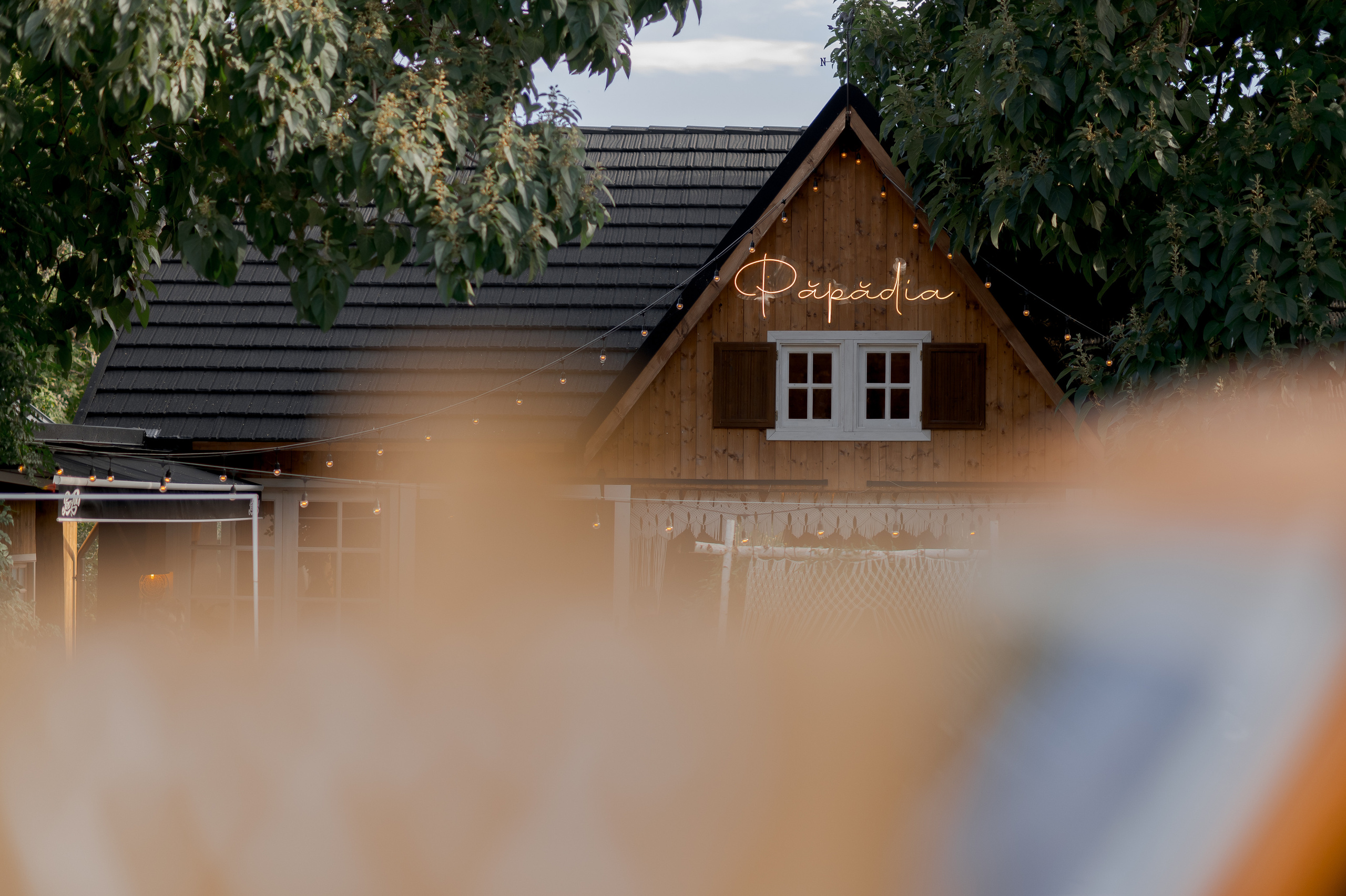 Boho barn wedding in Romania at Papadia Village, Dolj. Wedding photographer and videographer based in Timisoara, Romania