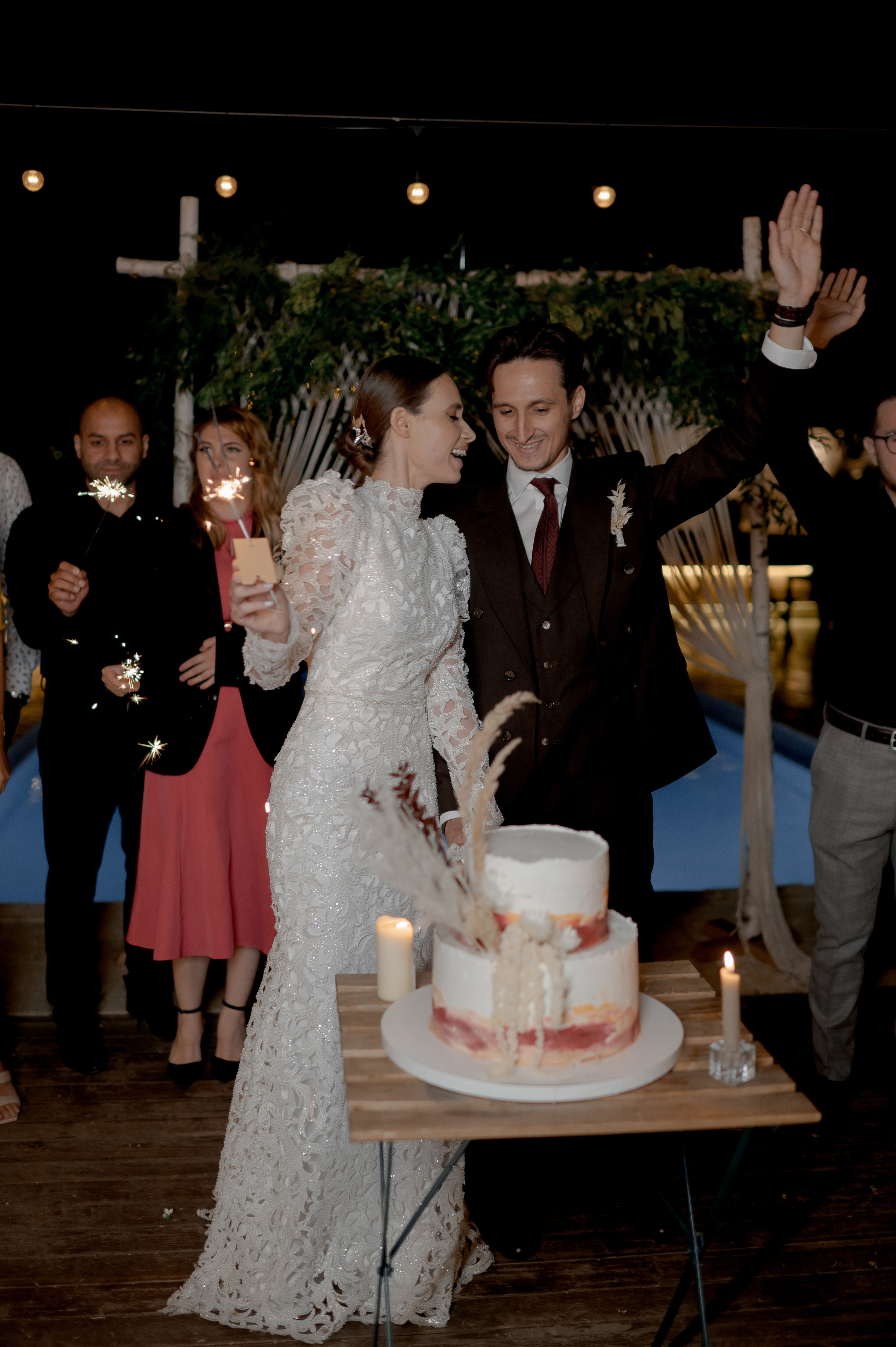 Boho barn wedding in Romania at Papadia Village, Dolj. Wedding photographer and videographer based in Timisoara, Romania