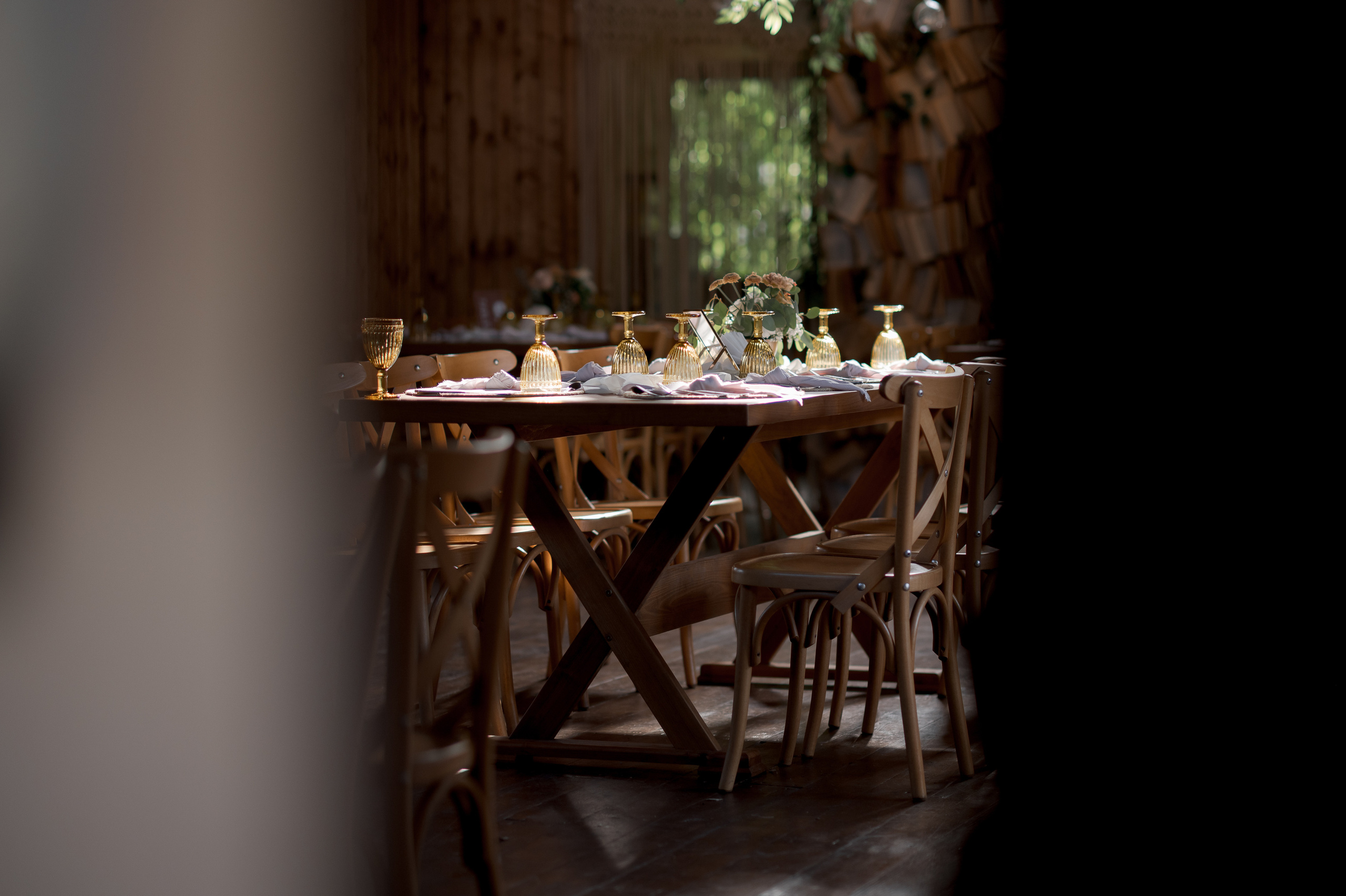 Boho barn wedding in Romania at Papadia Village, Dolj. Wedding photographer and videographer based in Timisoara, Romania