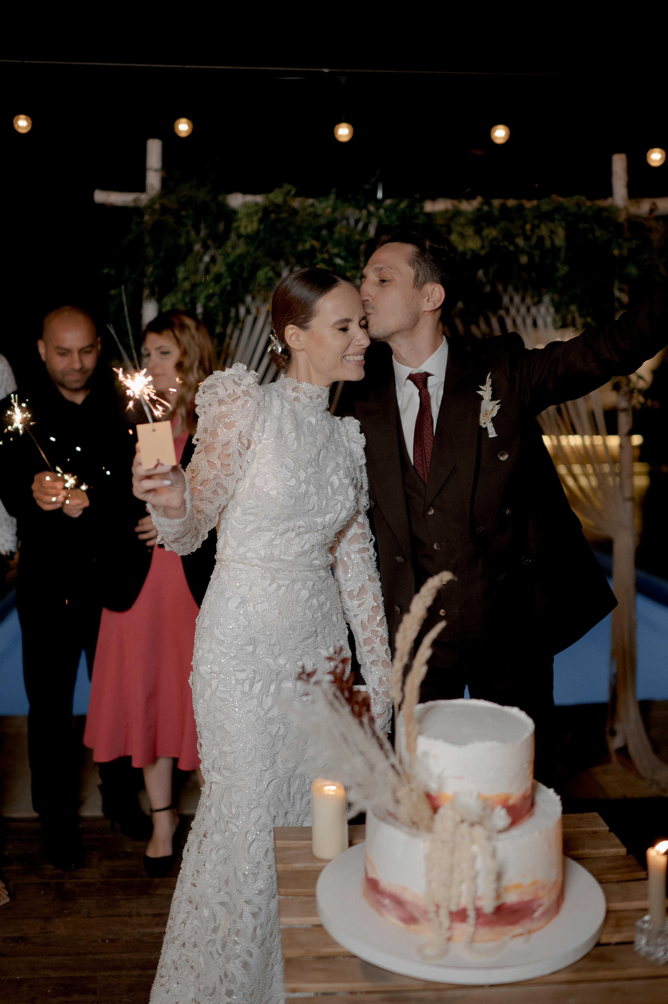 Boho barn wedding in Romania at Papadia Village, Dolj. Wedding photographer and videographer based in Timisoara, Romania