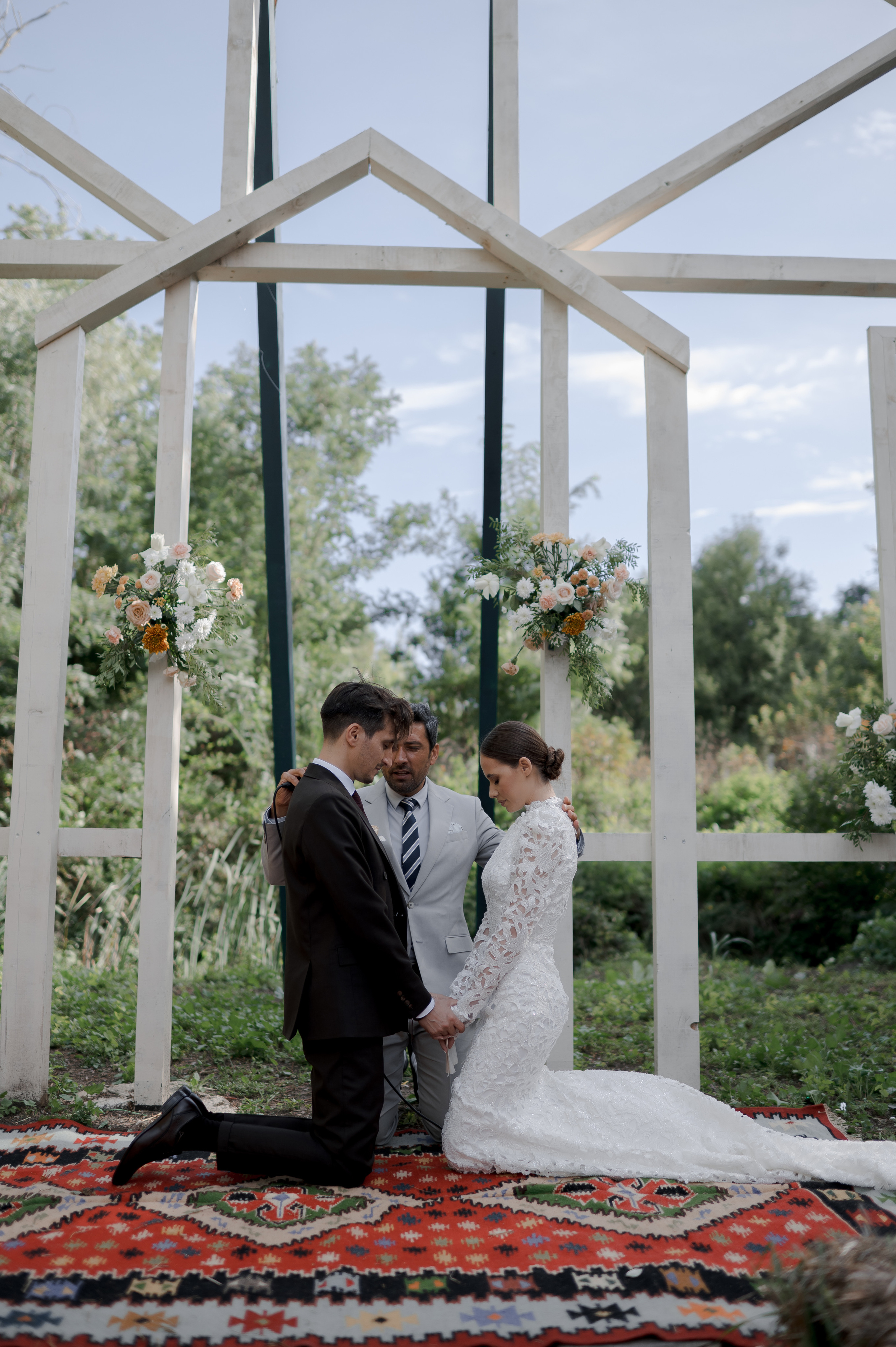 Boho barn wedding in Romania at Papadia Village, Dolj. Wedding photographer and videographer based in Timisoara, Romania