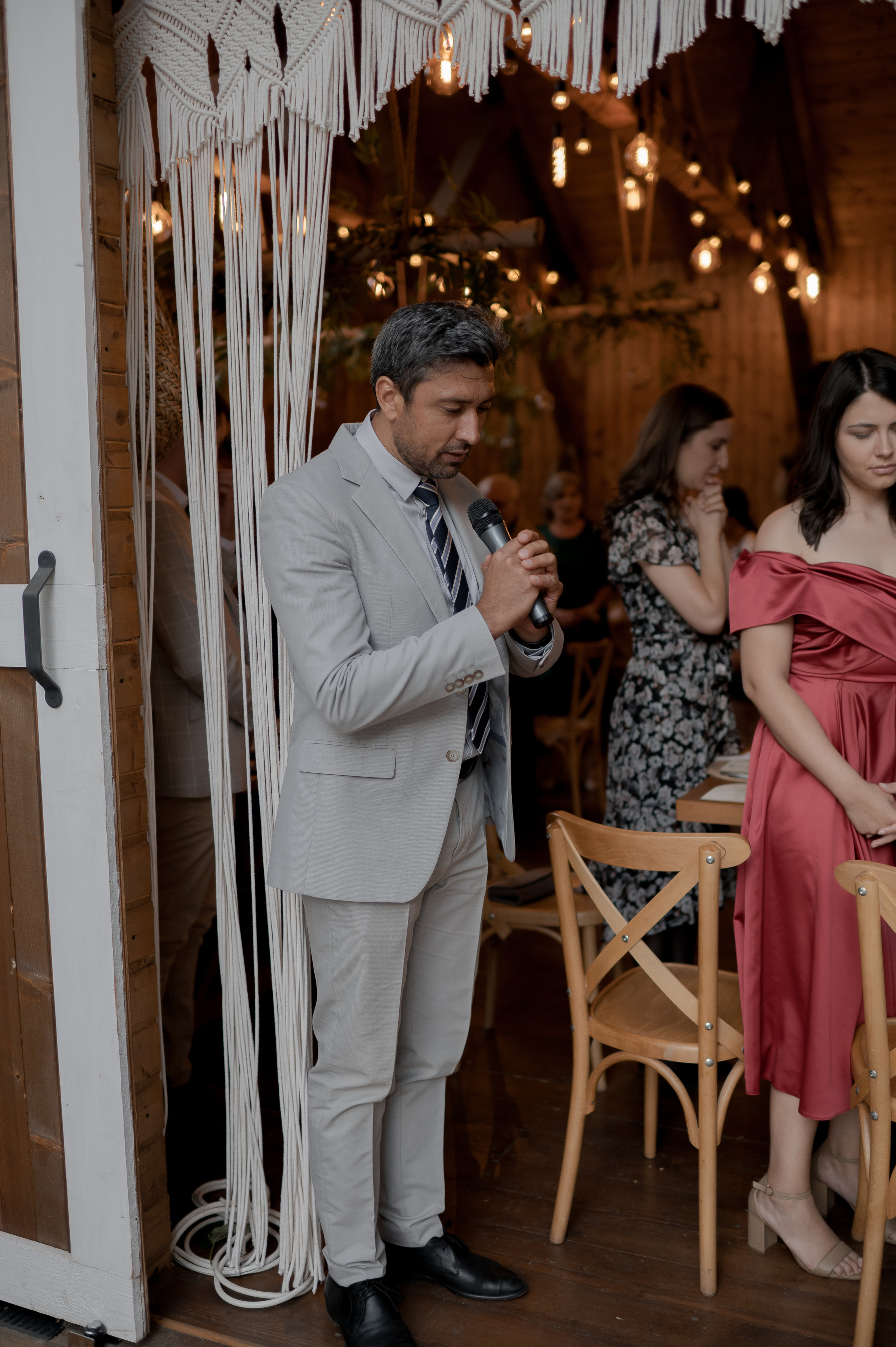 Boho barn wedding in Romania at Papadia Village, Dolj. Wedding photographer and videographer based in Timisoara, Romania