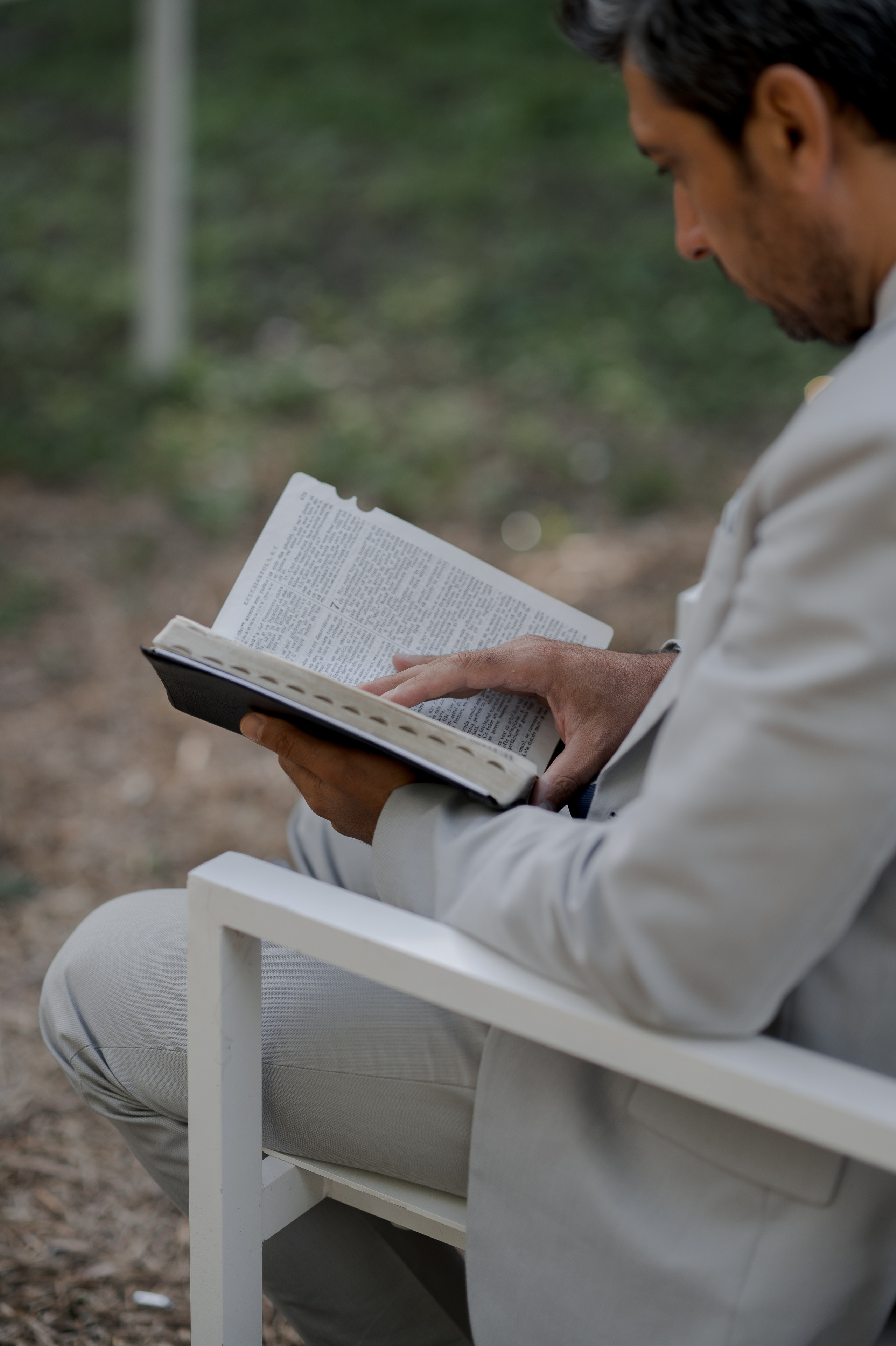 Boho barn wedding in Romania at Papadia Village, Dolj. Wedding photographer and videographer based in Timisoara, Romania