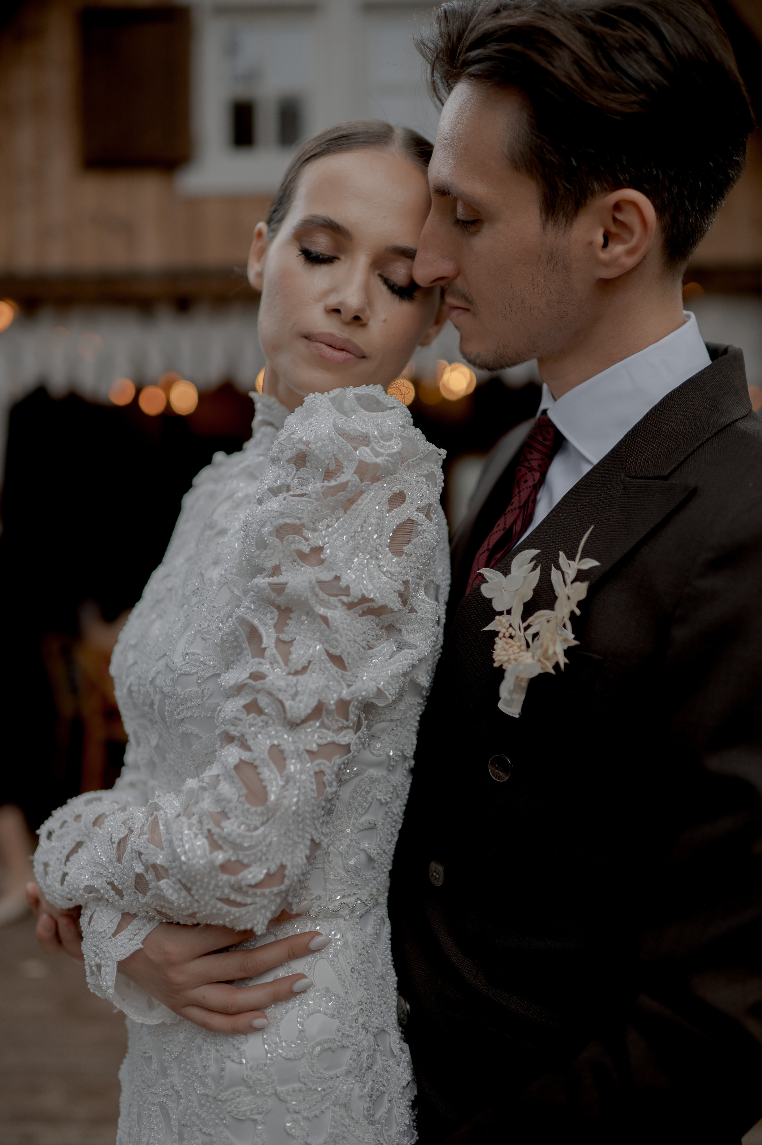 Boho barn wedding in Romania at Papadia Village, Dolj. Wedding photographer and videographer based in Timisoara, Romania
