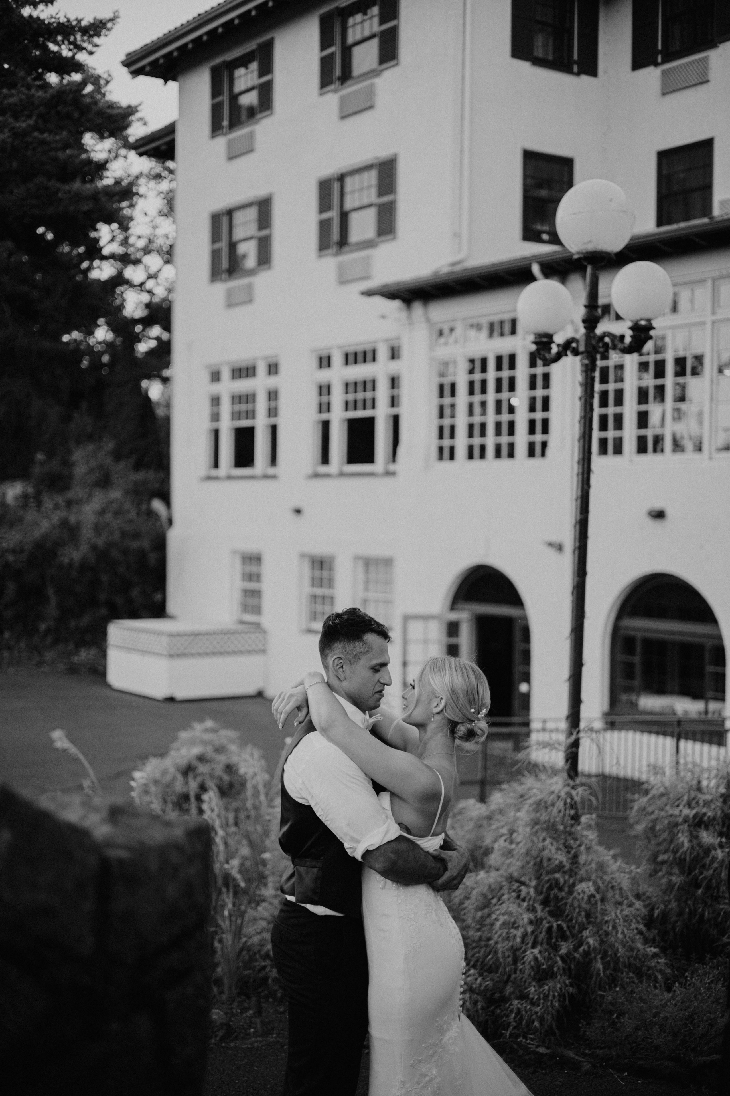 Brook & Richard's Wedding in Portland Oregon| Captured by Georgy Shishkin, Professional Wedding Photographer Seattle, Bend & Oregon Coast. Capturing Love in the Heart of the Pacific Northwes