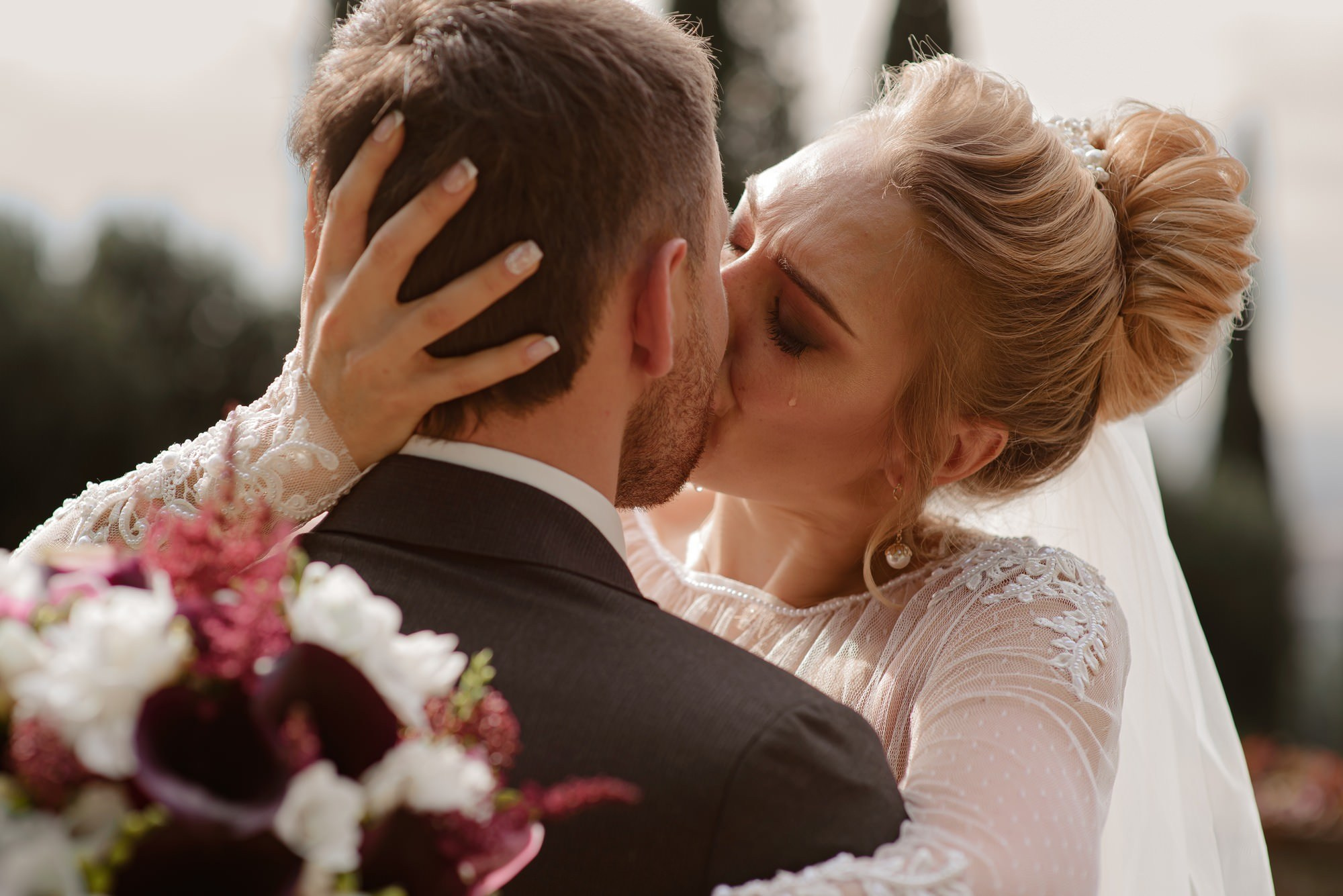 Intimate elopement ceremony at Villa Le Fontanelle Florence