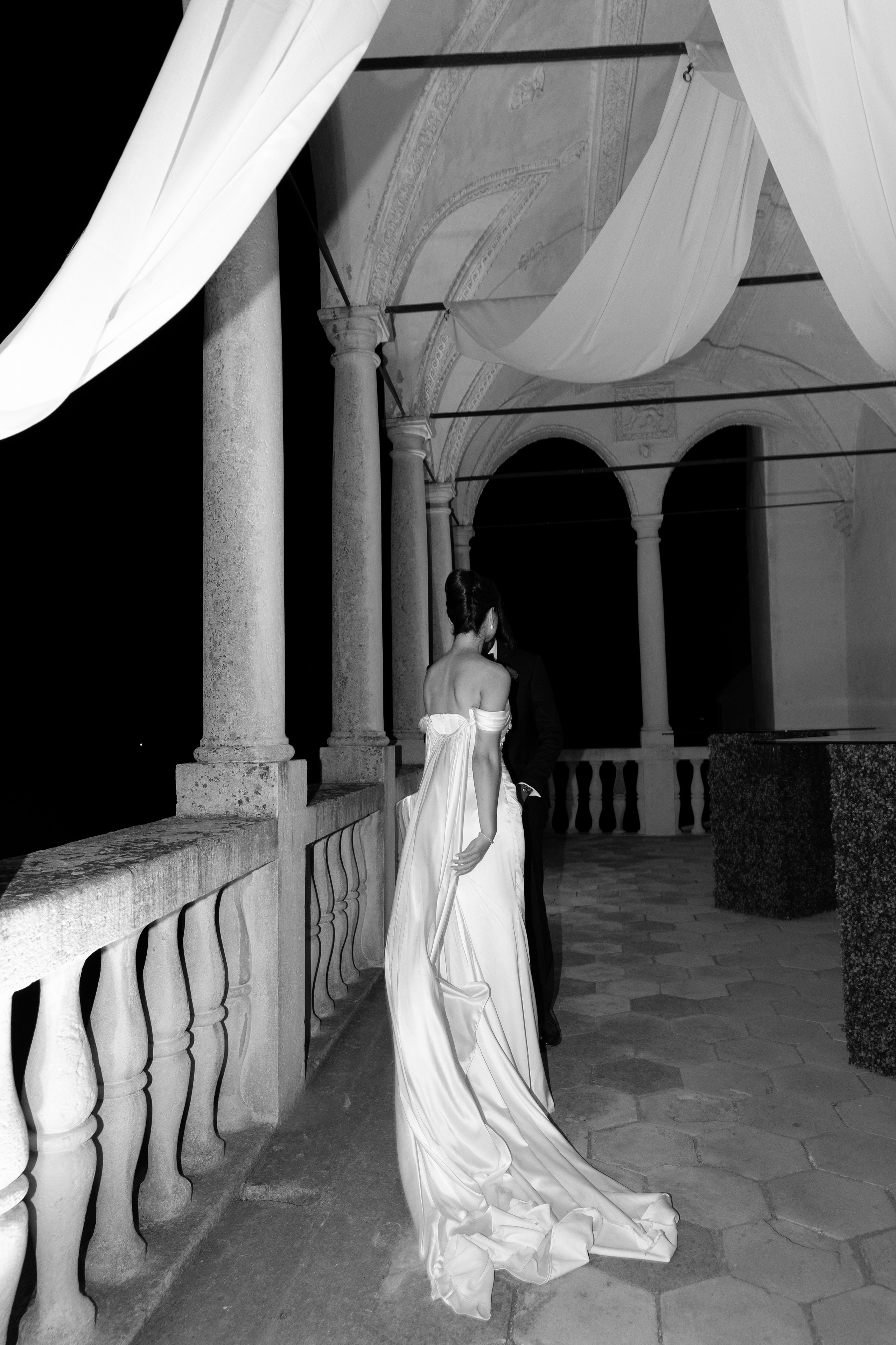 Elegant Castle Wedding in Austria | Alwin & Ruth’s Fairytale Celebration. Wedding photographer and videographer based in Timisoara, Romania