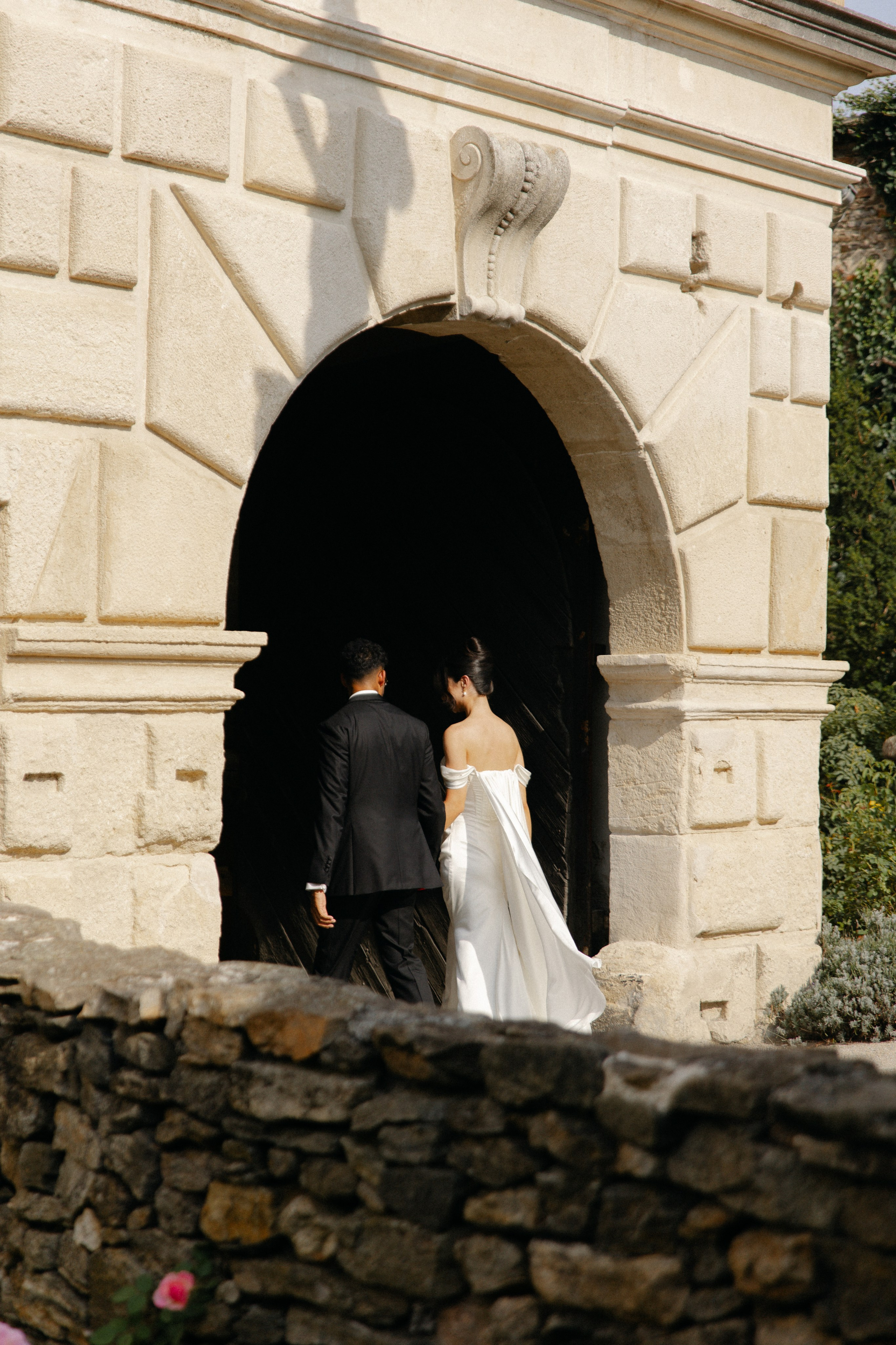 Elegant Castle Wedding in Austria | Alwin & Ruth’s Fairytale Celebration. Wedding photographer and videographer based in Timisoara, Romania