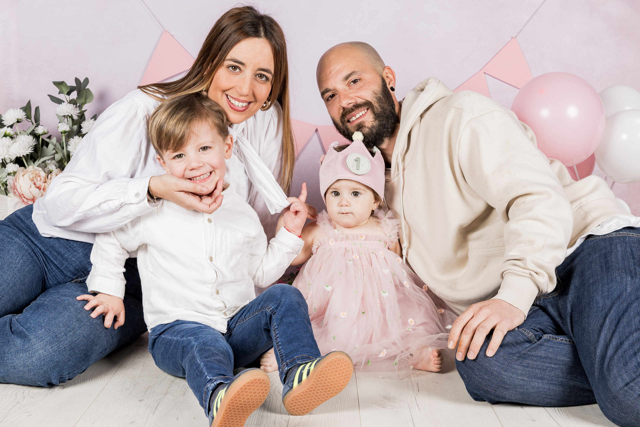 Sesión de Fotos de Cumpleaños en Madrid | Smash Cake, 15, 19, 40 Años – Rainbox Estudio. Rainbox Estudio de Fotografía