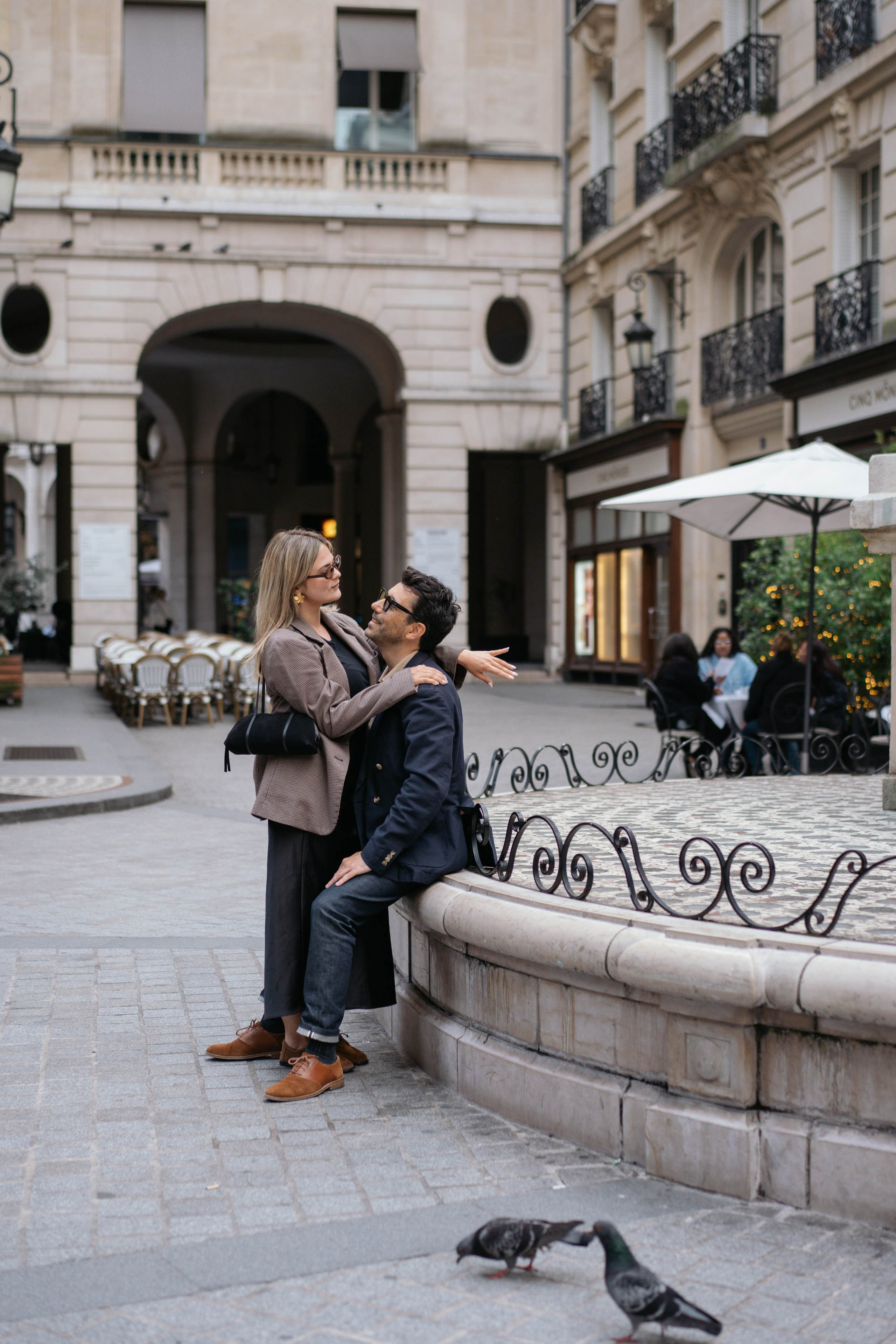 лавтори в Париже для пары