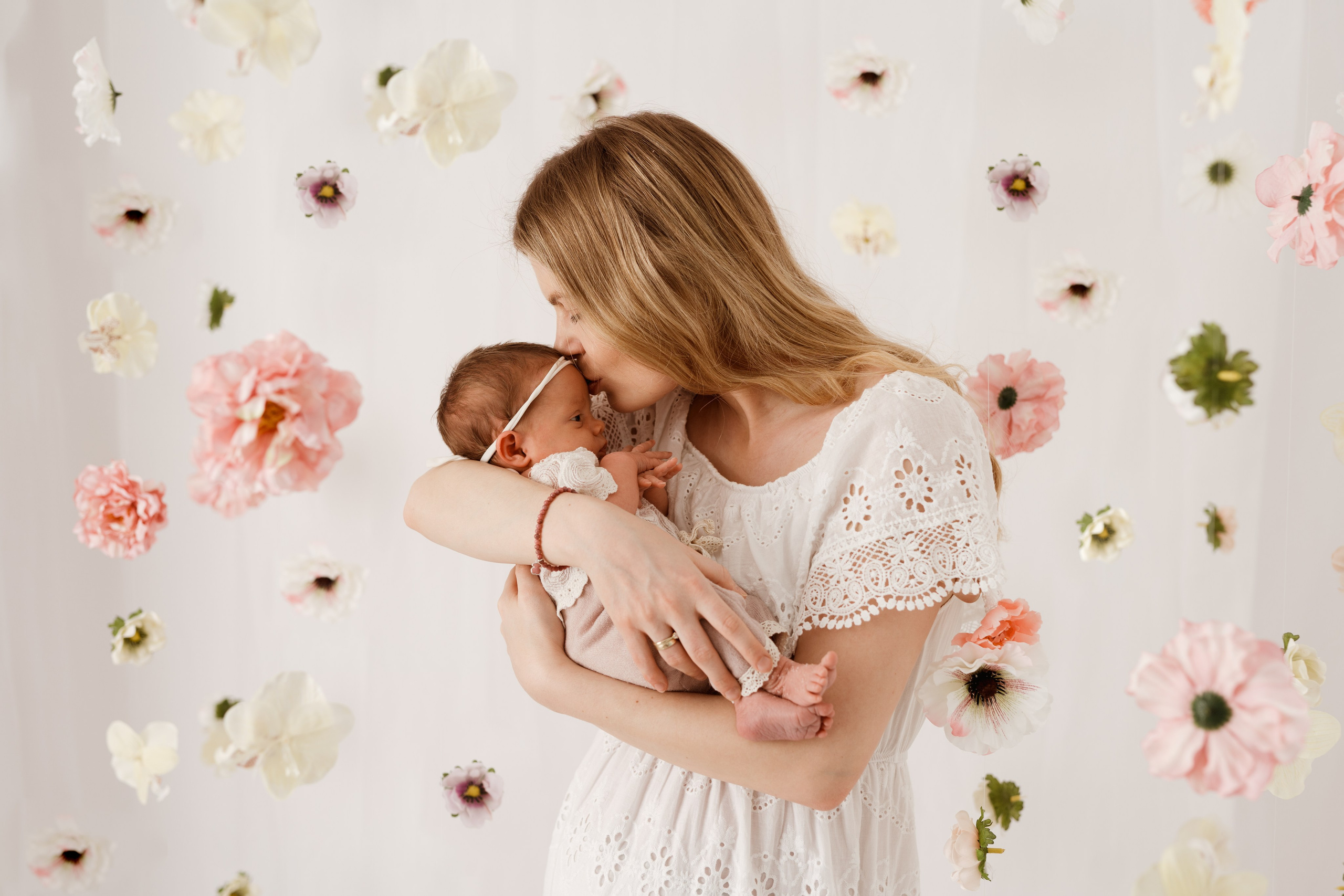 Sesja noworodkowa malutkiej Antosi. Fotograf Łódź - sesja ciążowa, noworodkowa, dziecięca. Studio w Łodzi