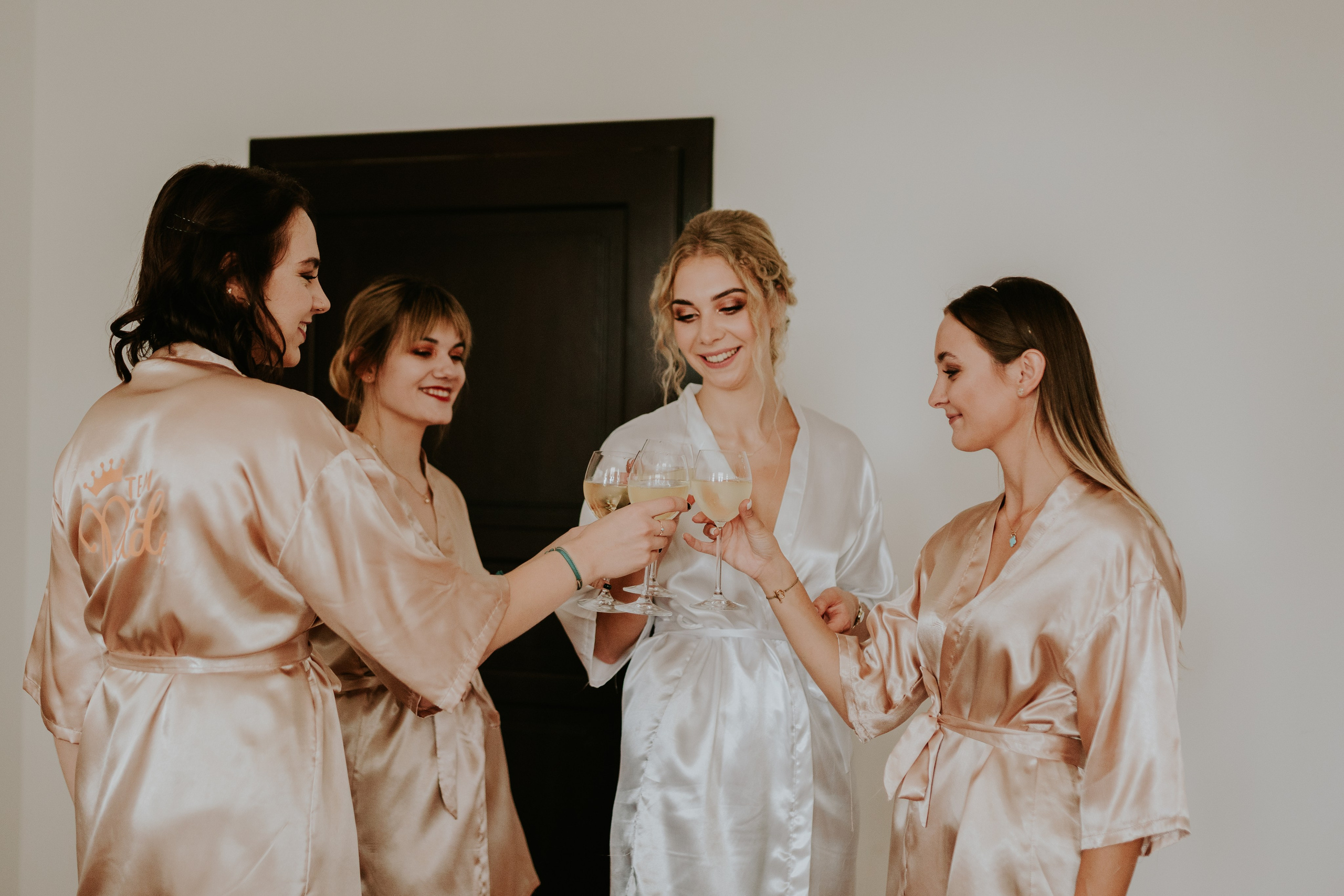 Dwór Wierzbno: plenerowy ślub pod wierzbą. Karkowskafoto - fotografia miłości