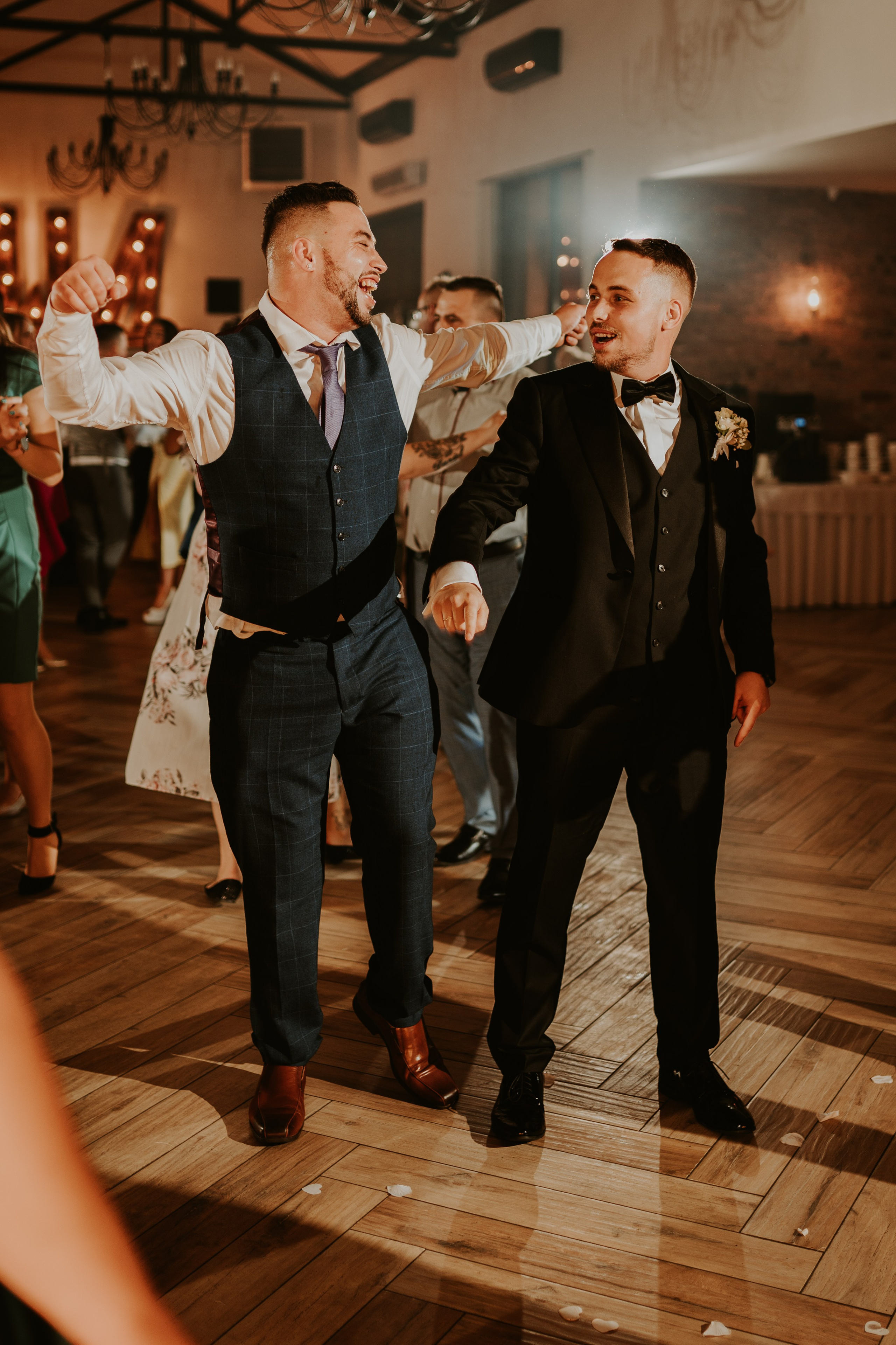 Trzy Drzewa: wspaniała uroczystość Wiktorii i Kamila. Karkowskafoto - fotografia miłości