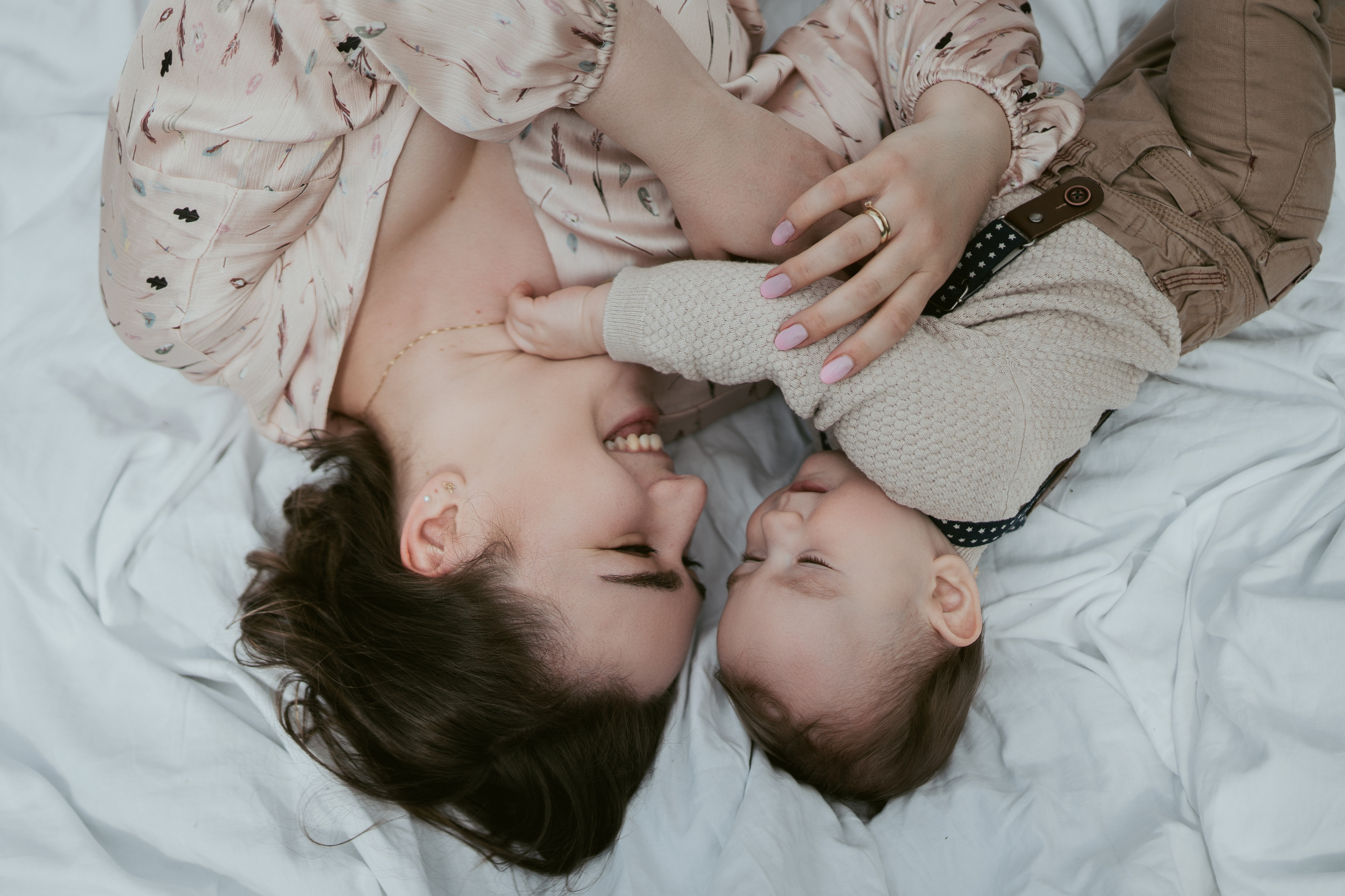 Pierwszy Dzień Mamy Hani i Ignasia. Karkowskafoto - fotografia miłości