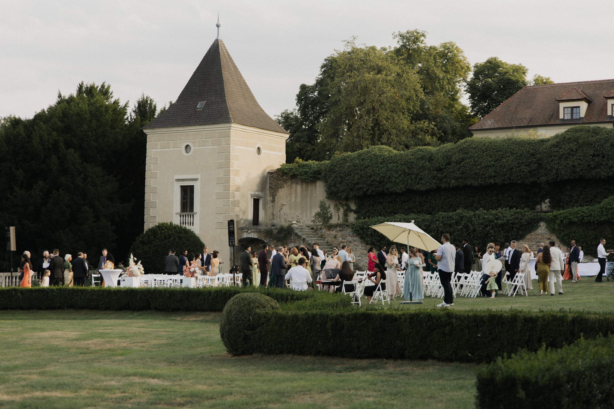 Elegant Castle Wedding in Austria | Alwin & Ruth’s Fairytale Celebration. Wedding photographer and videographer based in Timisoara, Romania