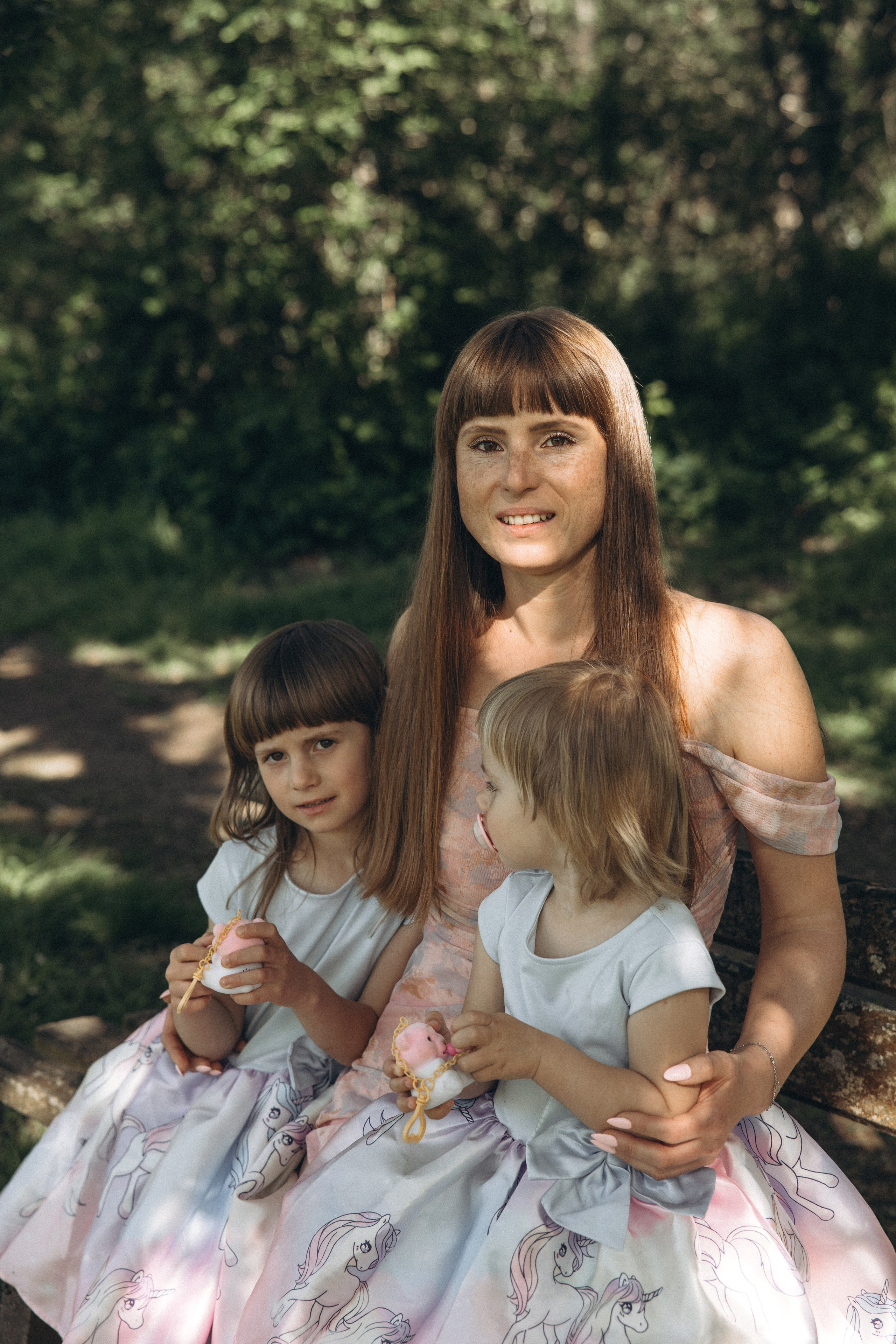Séance photo en famille Forêt de Bouconne. Eugénie Smirnova — photographe à Toulouse et dans le sud-ouest de la France