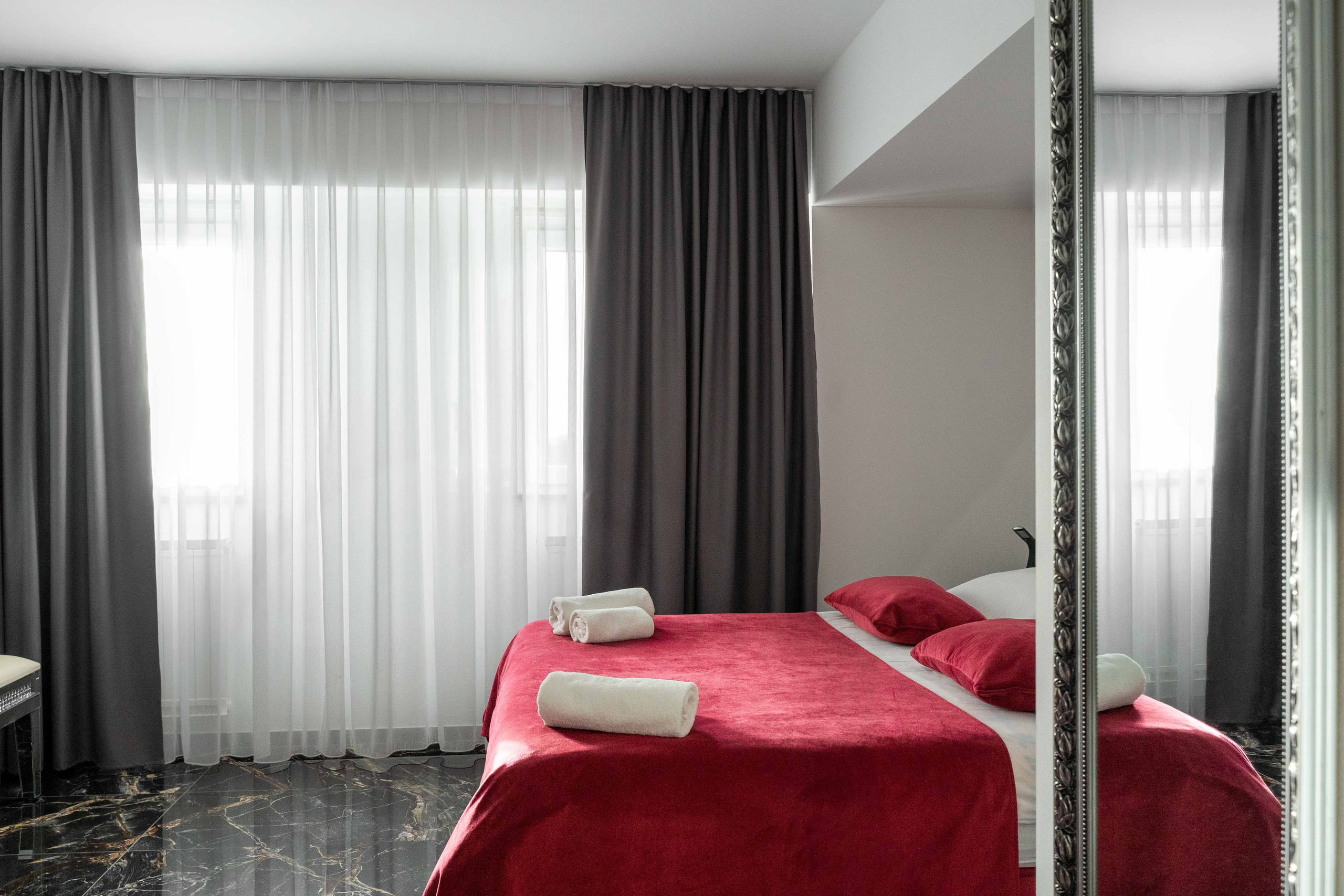 Fotografiranje Interierja. Fotografinja in videografinja Mariia Bortiakova iz Slovenije: fotografiranje dogodkov, portretov in snemanje videov po vsej Sloveniji