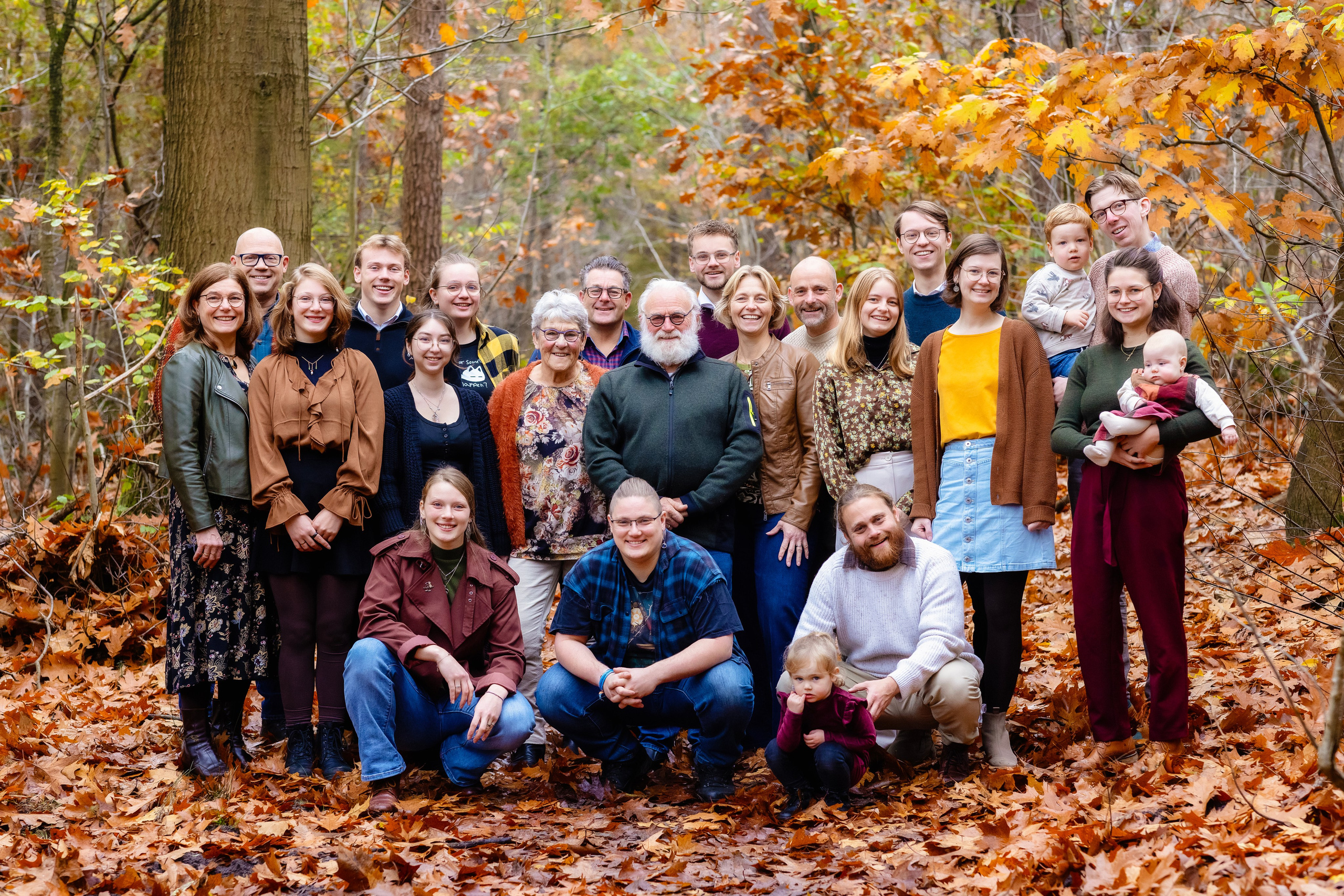 Familiefotoshoot buiten. Zwolle, Hattem, Kampen, Overijssel. Fotograaf Irina Hoek.