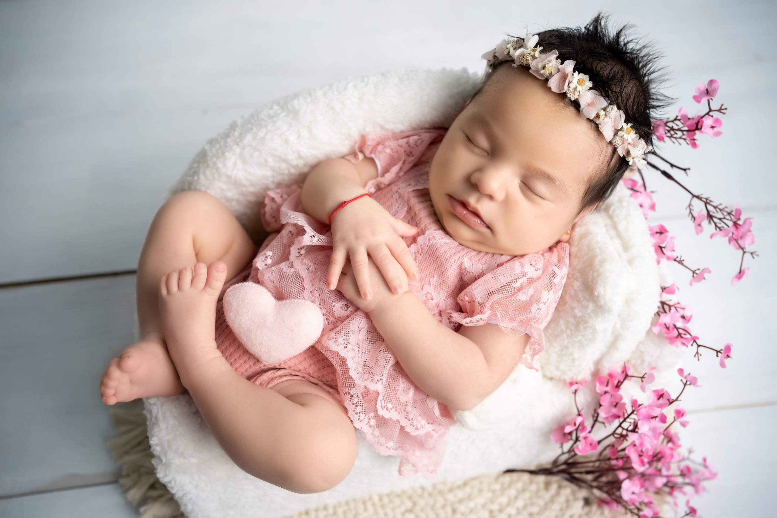 NEWBORN. BabyBumpbyCristinaH