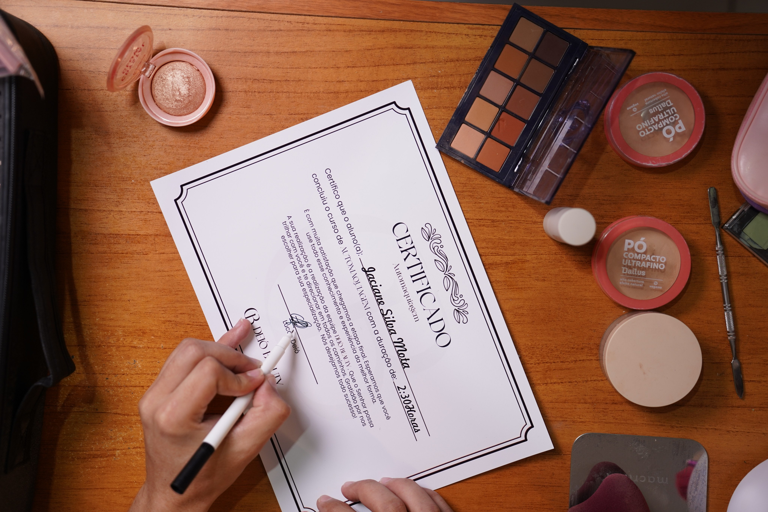 Institucionais. Início