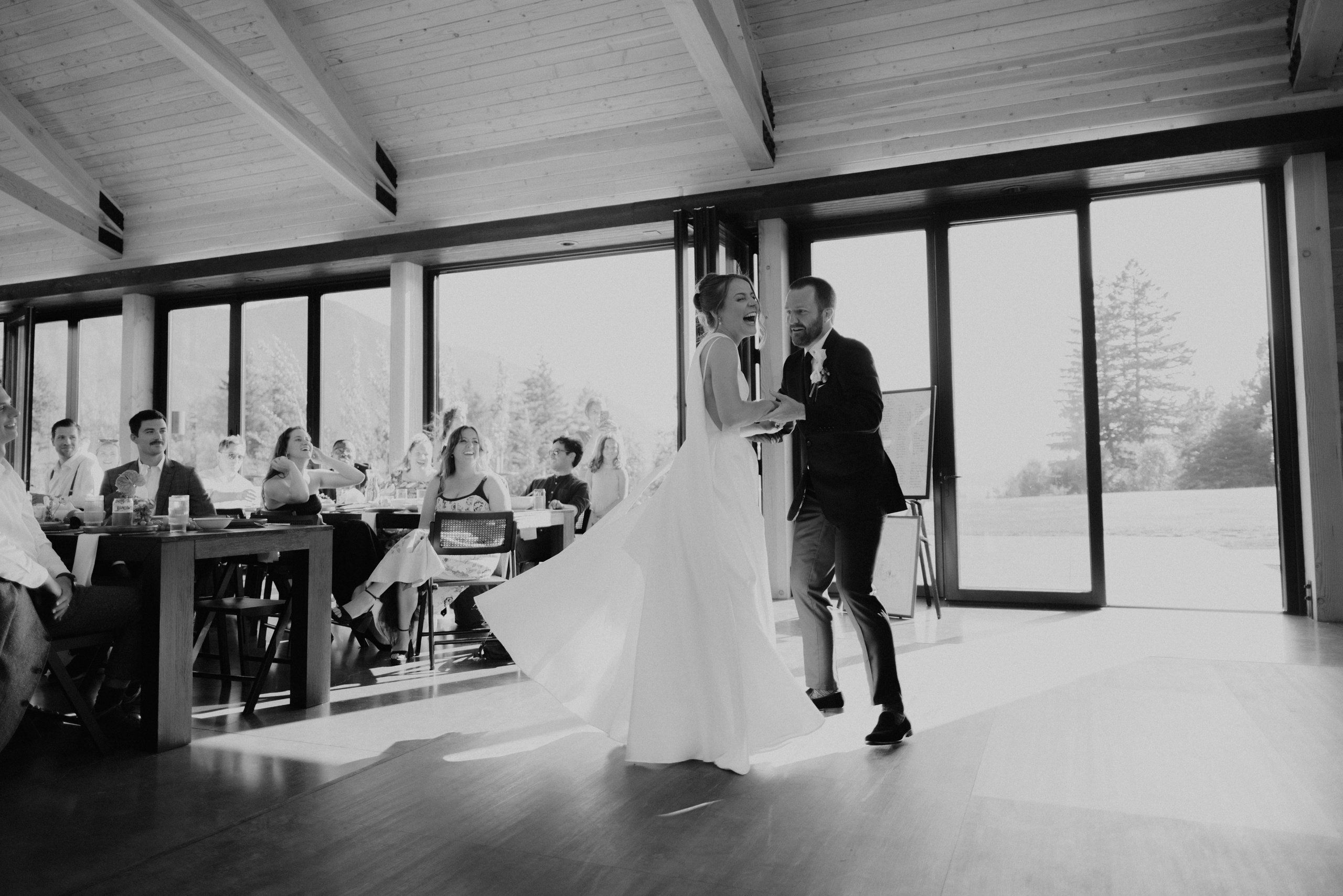 Wedding Shelby & Riley | Columbia River Gorge, WA | Georgy Shishkin Photography Photography. Portland Wedding Photographer | Authentic PNW Love Stories