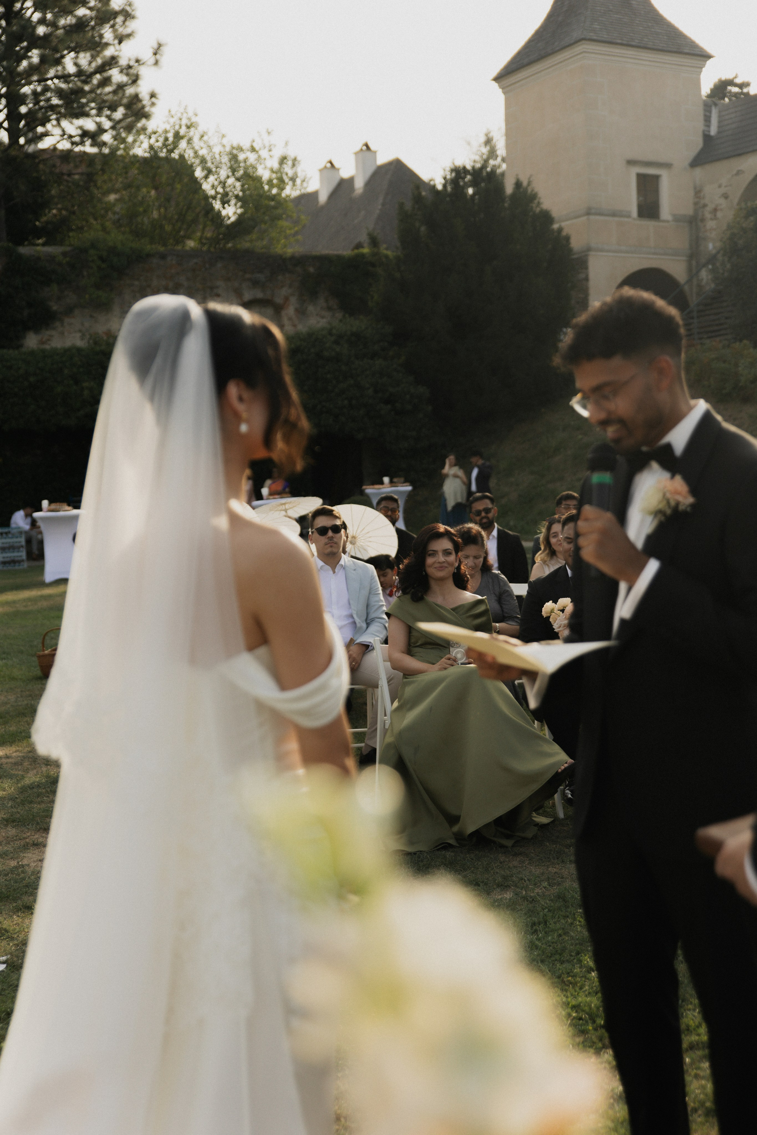 Elegant Castle Wedding in Austria | Alwin & Ruth’s Fairytale Celebration. Wedding photographer and videographer based in Timisoara, Romania
