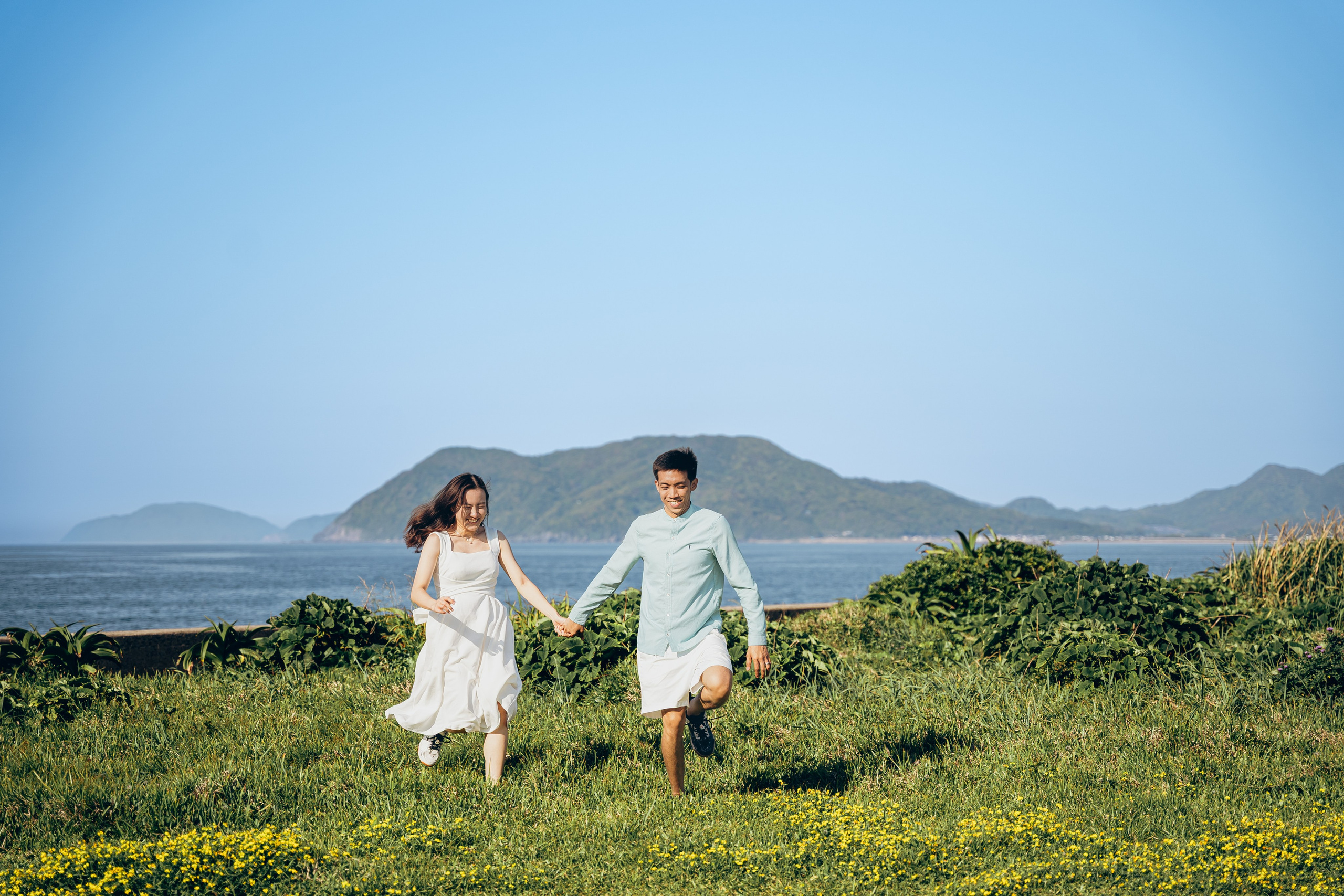 Fukuoka Couple Photoshoot: Roses, Totoro Forest & Sunset Love Story