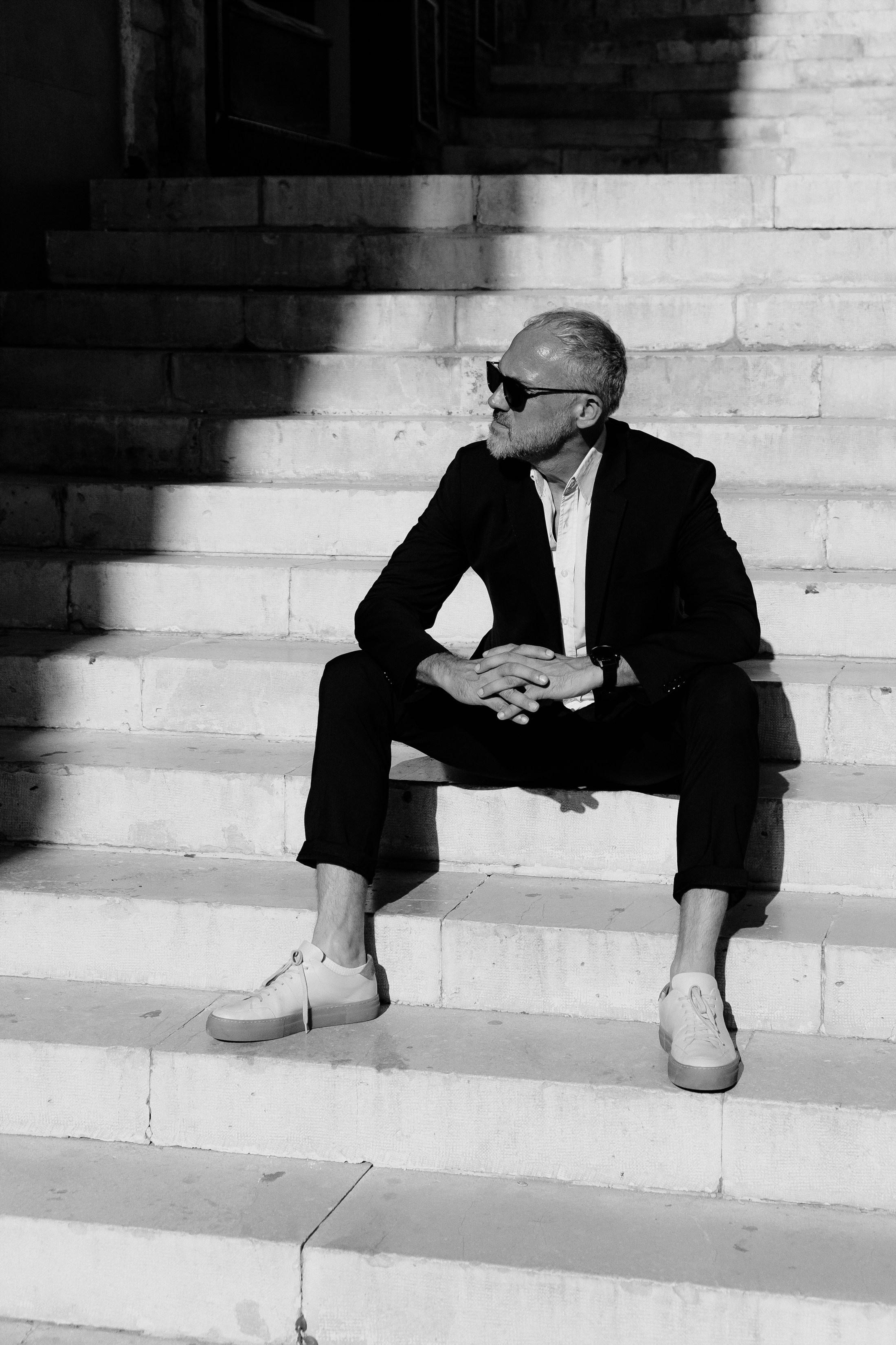 Портретная фотосессия музыканта Robert Skarsbakk в старом городе Аликанте для обложки альбома — Фотограф Андрей Луковников