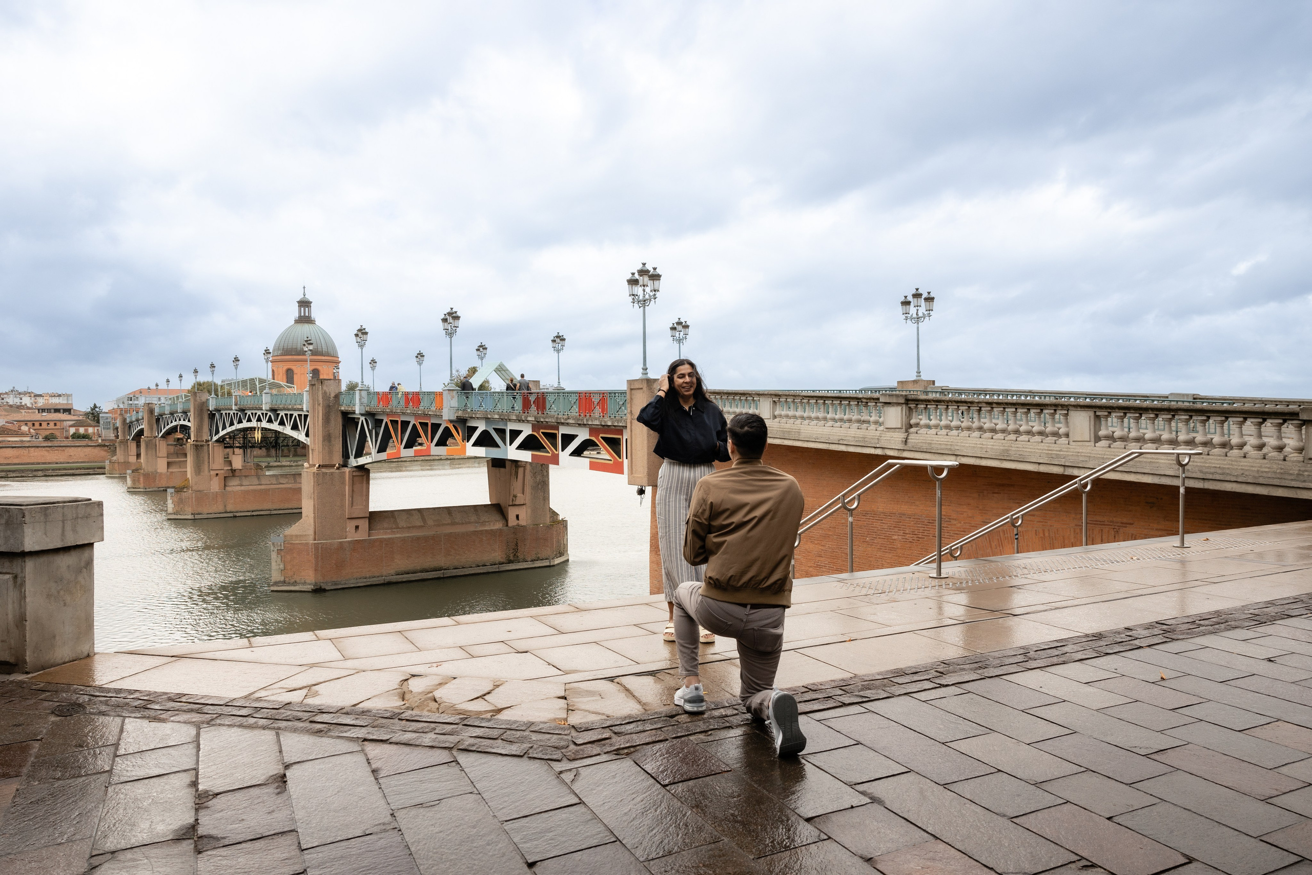 Surprise Proposal in Toulouse. Eugénie Smirnova — your photographer in Toulouse and southwest France