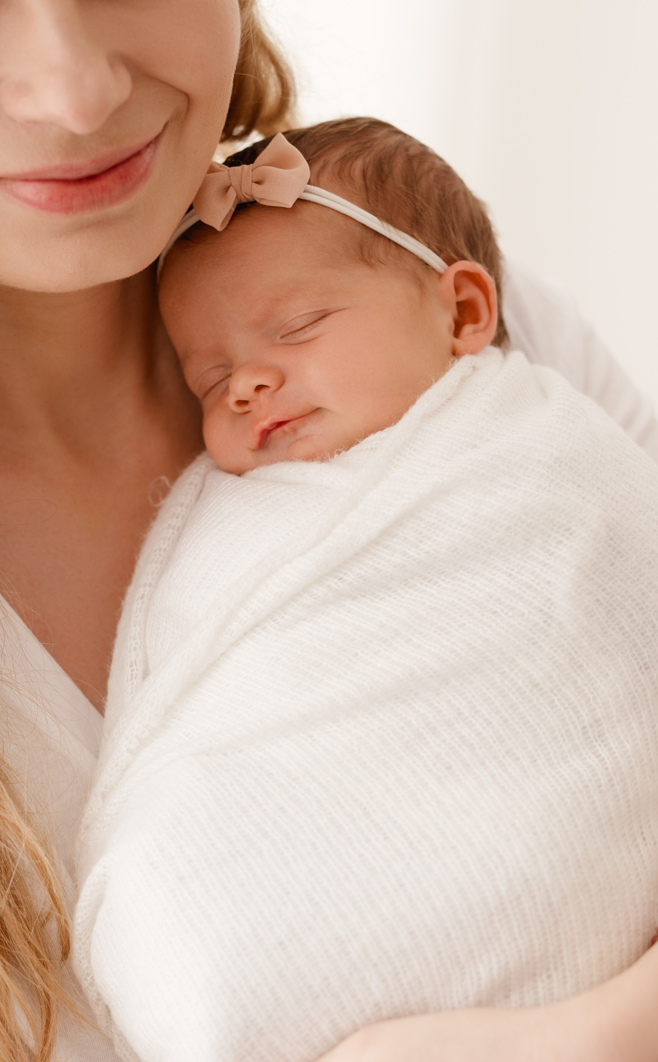 Sesja noworodkowa malutkiej Antosi. Fotograf Łódź - sesja ciążowa, noworodkowa, dziecięca. Studio w Łodzi