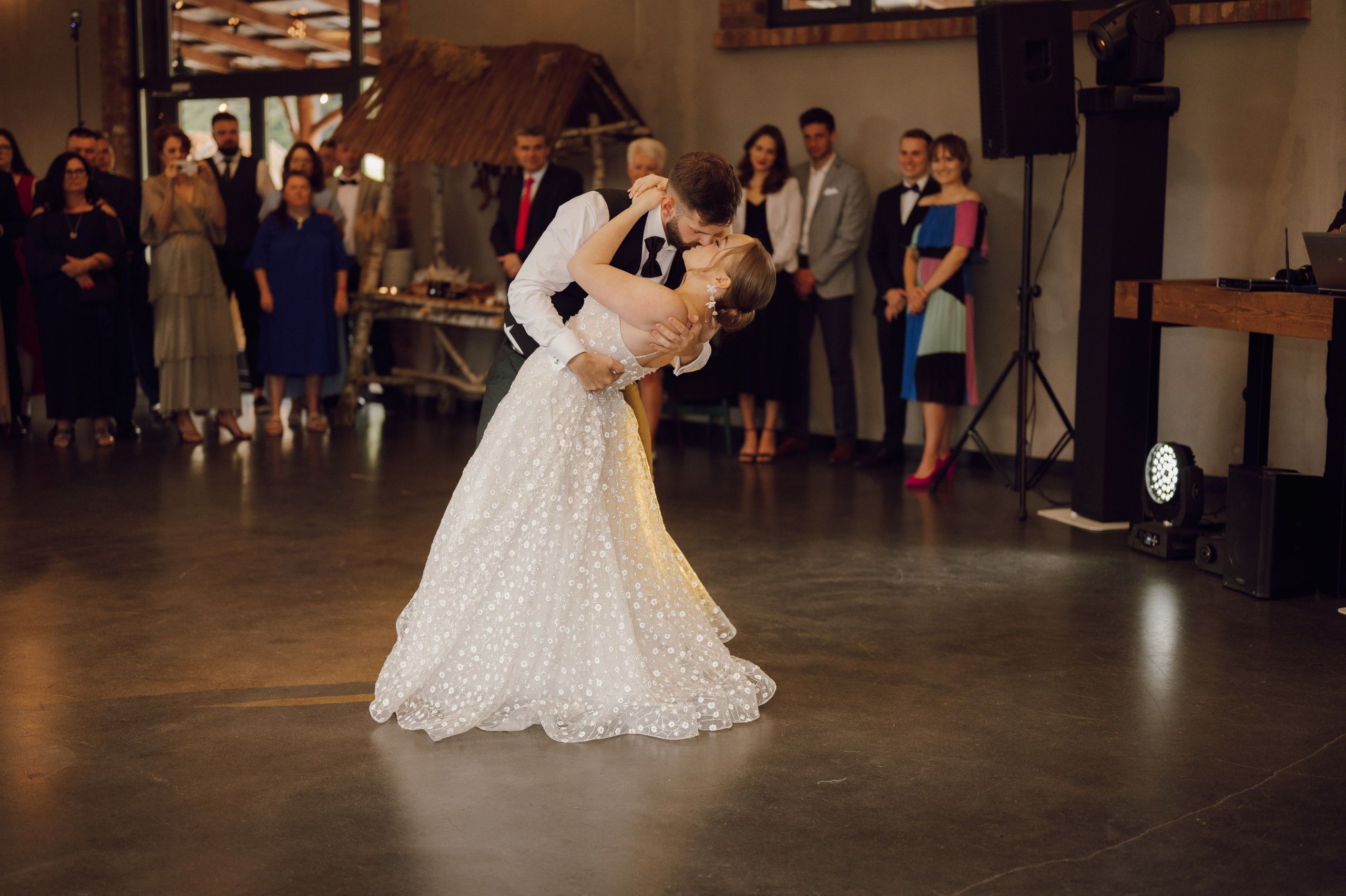 Kasia & Kuba | Wesele w stodole Owczarnia. Ślubny fotograf Poznań | Oliwia Makara