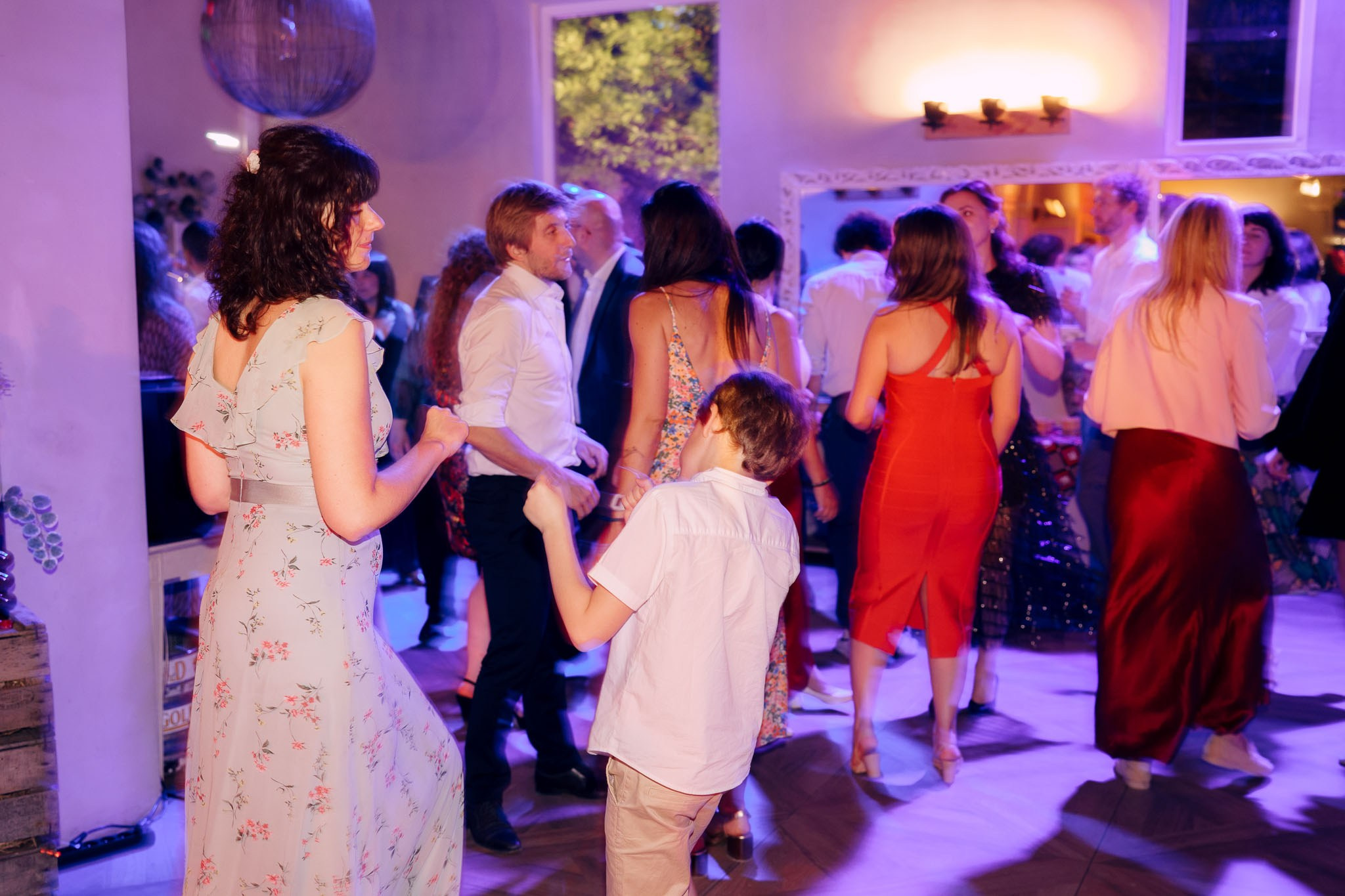 Häävalokuvaaja Helsingissä – Studiohappymoment | Romanttisia hetkiä