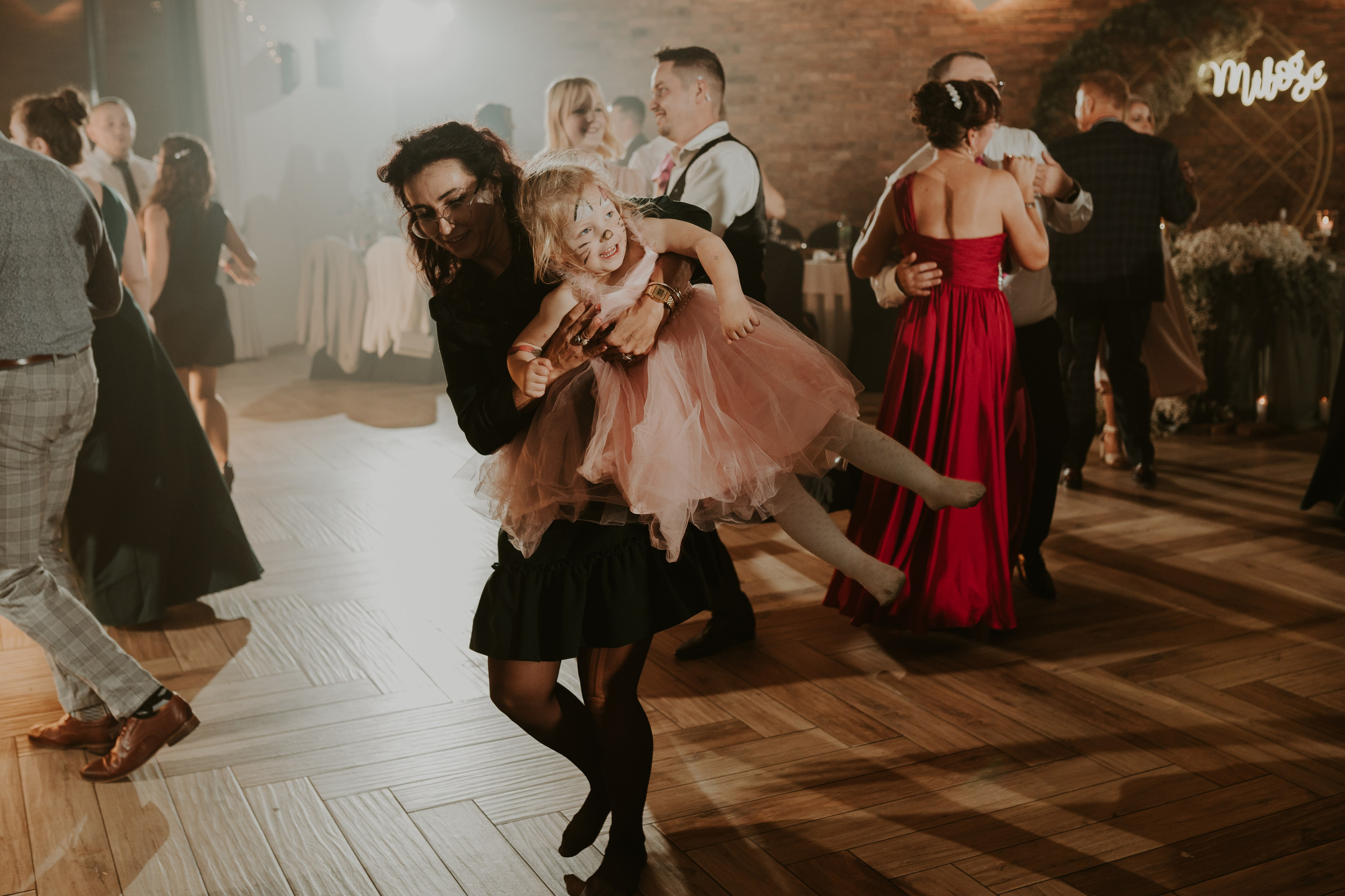 Trzy Drzewa: wspaniała uroczystość Wiktorii i Kamila. Karkowskafoto - fotografia miłości