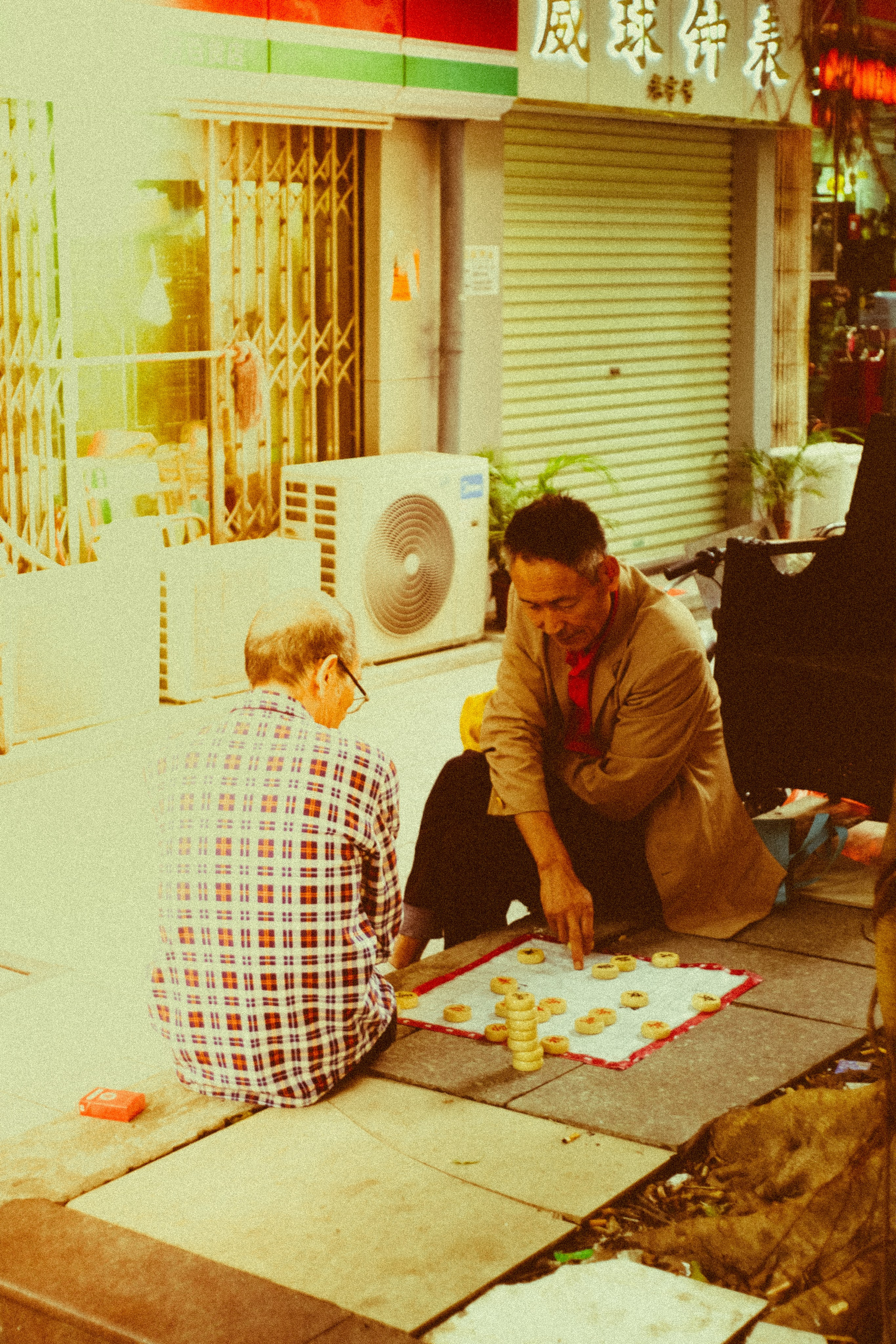 Chinese Chess in Guangzhou | Guangzhou City | FUJIFILM XPRO-3 + MIR-1 37MM F2.8
