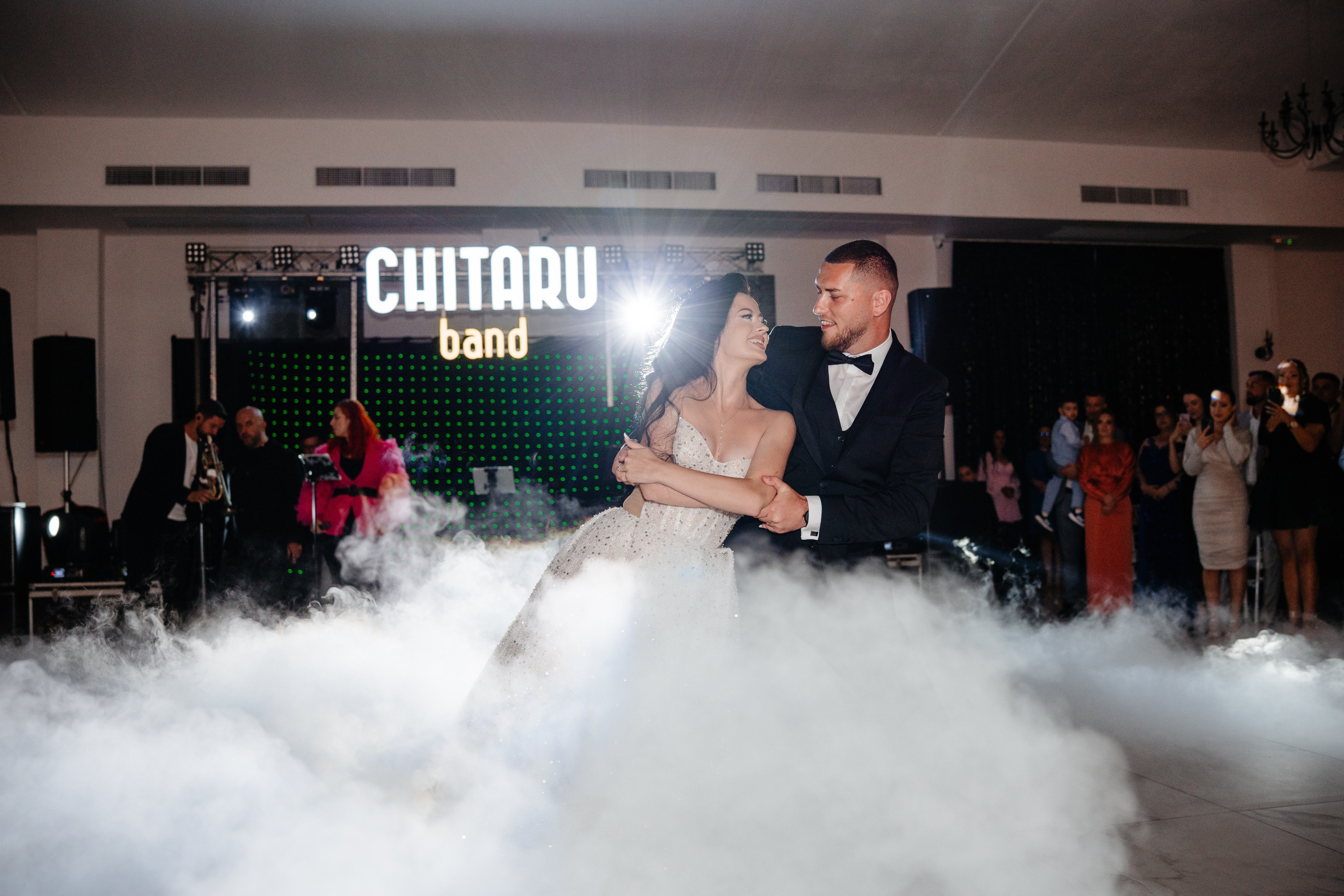 Catalina & Remus. Raw Studio. Fotograful tau de nunta!