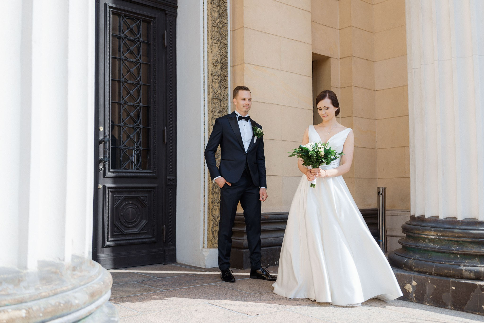 Häävalokuvaaja Helsingissä – Studiohappymoment | Romanttisia hetkiä