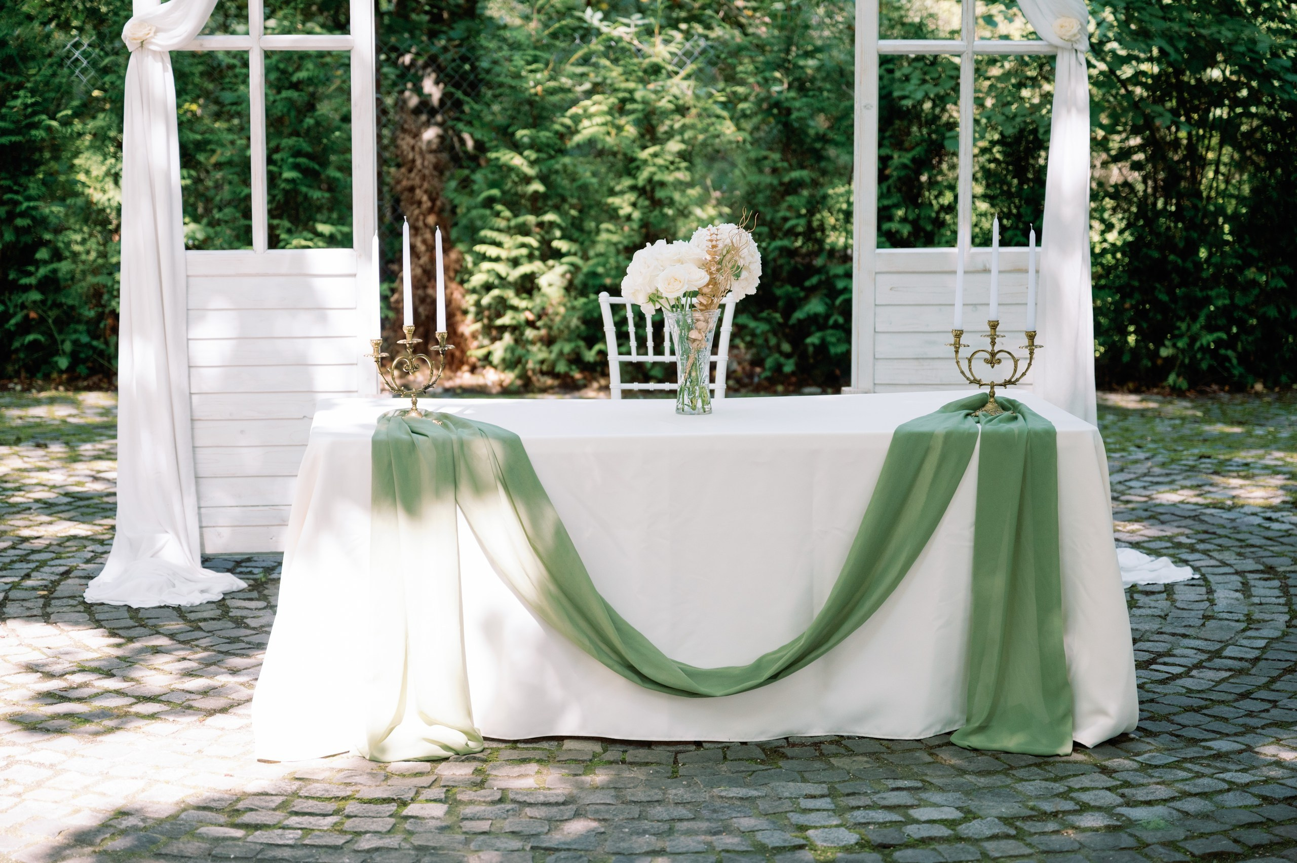 Roxana si Catalin nunta in aer liber la Conacul Albert