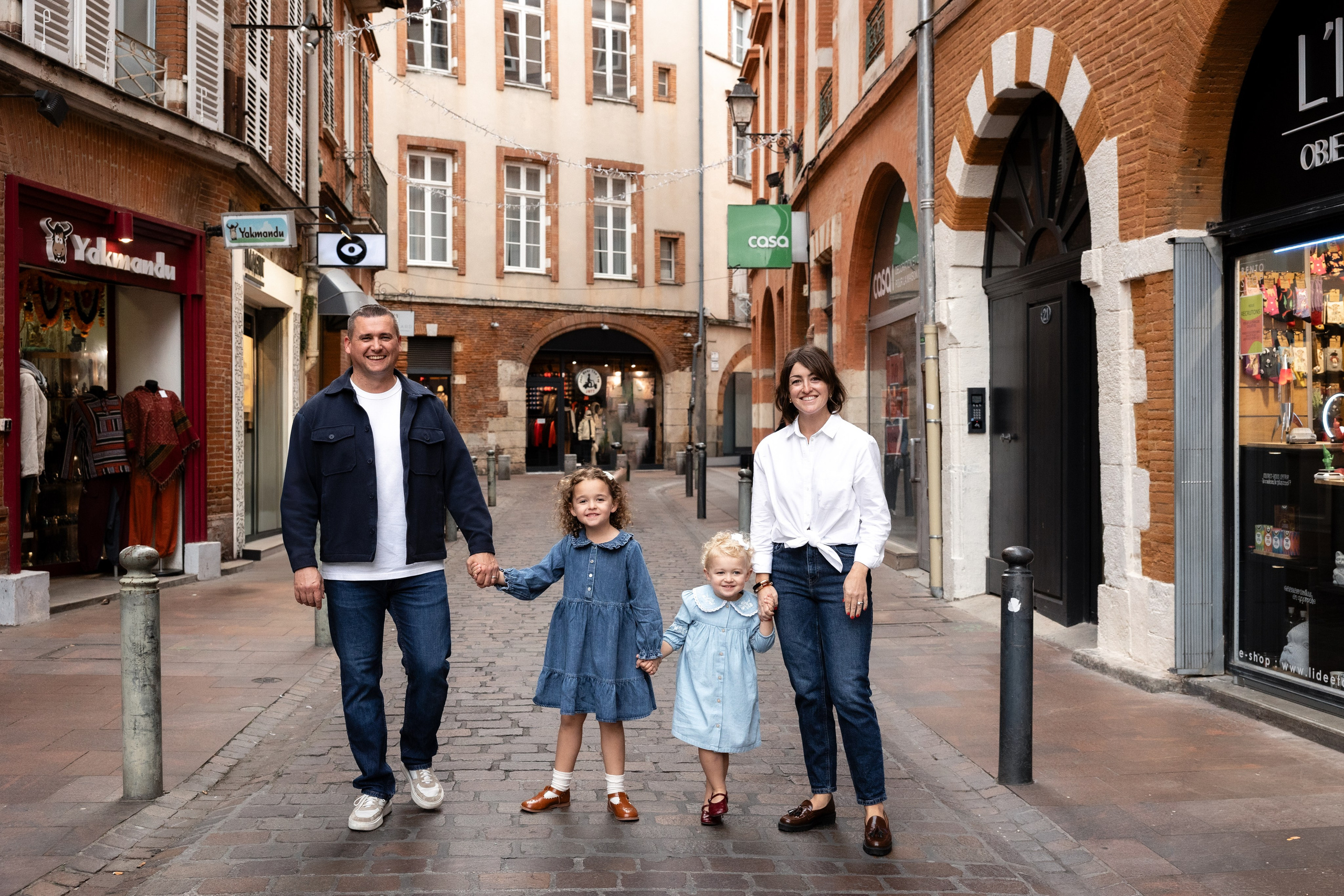Natural family lifestyle session in Toulouse.