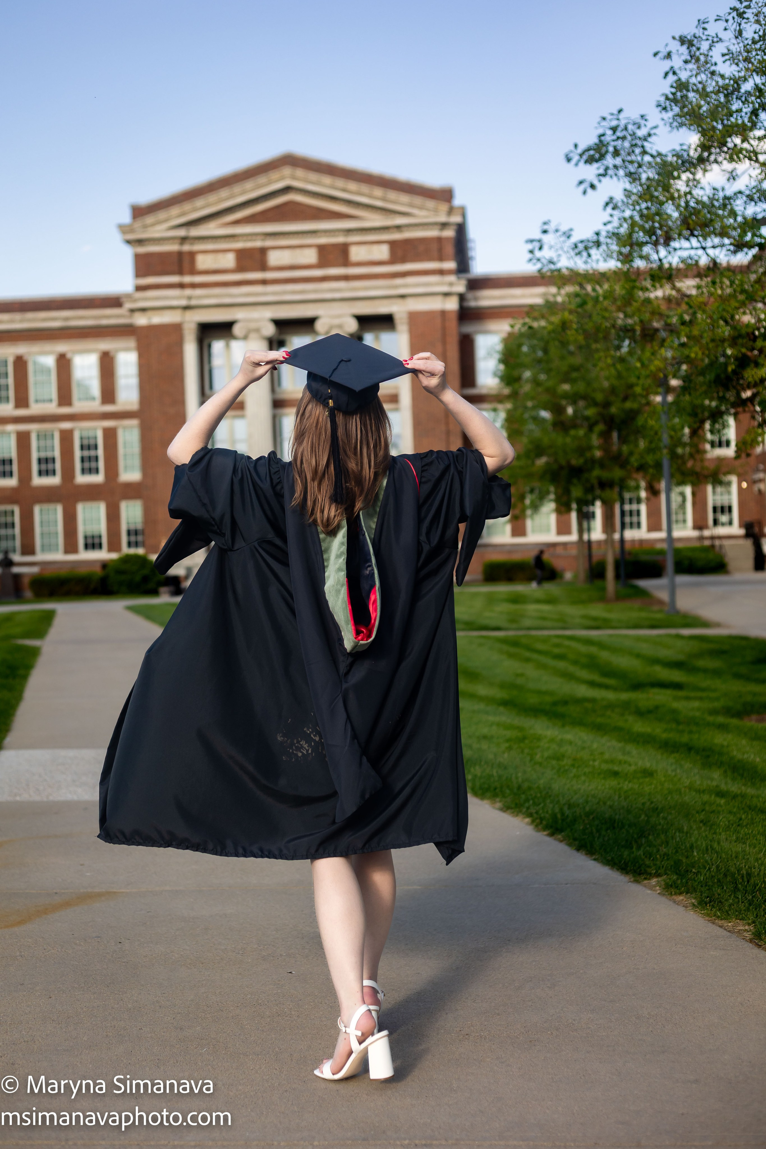 Mallory — University of Cincinnati, Cincinnati, Ohio. Portrait and graduation photographer Marina Simanava