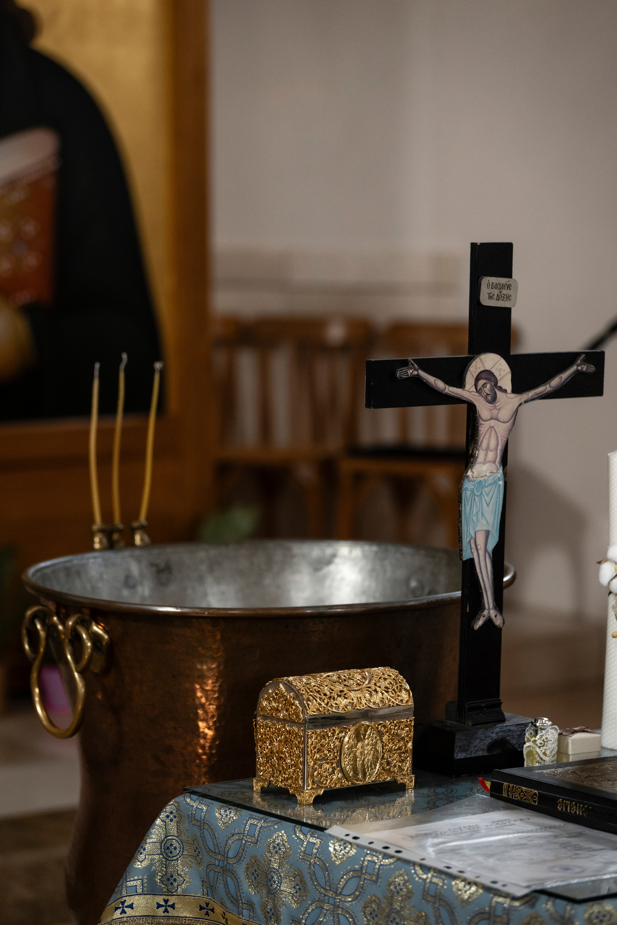 Noah’s christening in Tournefeille and Paroisse Orthodoxe Roumaine of Toulouse “La Protection de la Mère de Dieu”. Eugénie Smirnova — photographe à Toulouse et dans le sud-ouest de la France