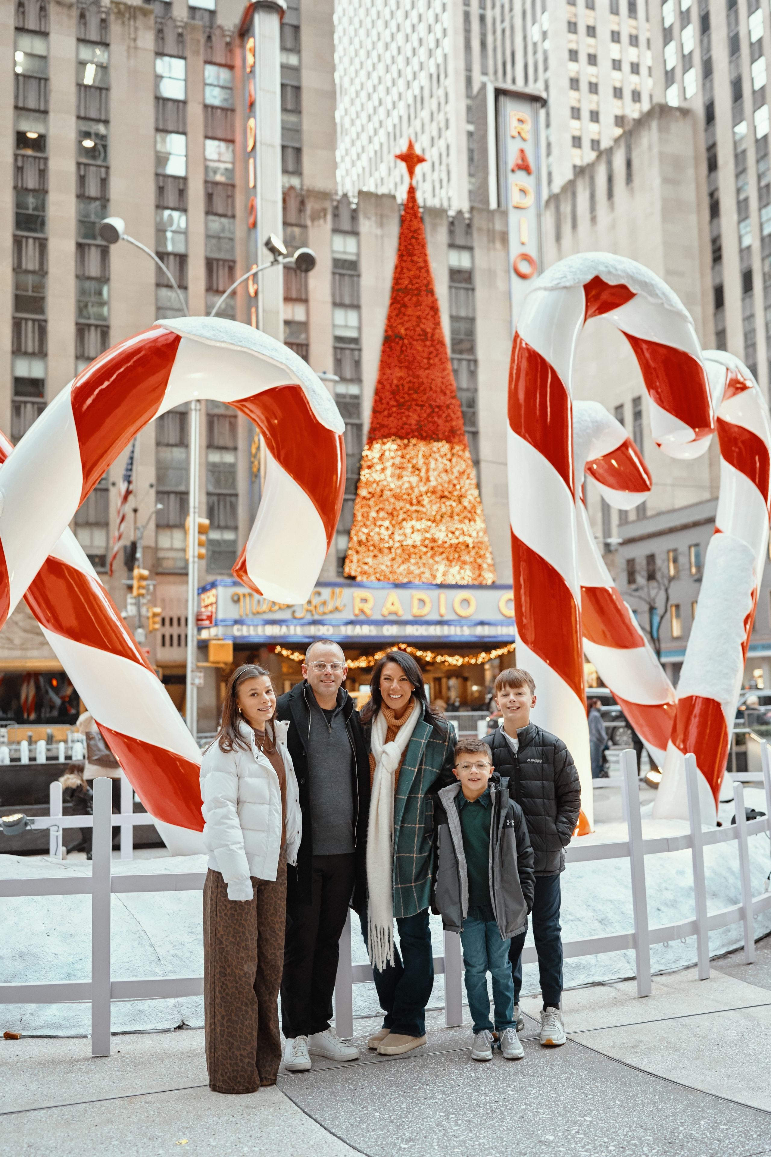 Christmas Mini Session 🎄. Professional Wedding and event photographer USA New York