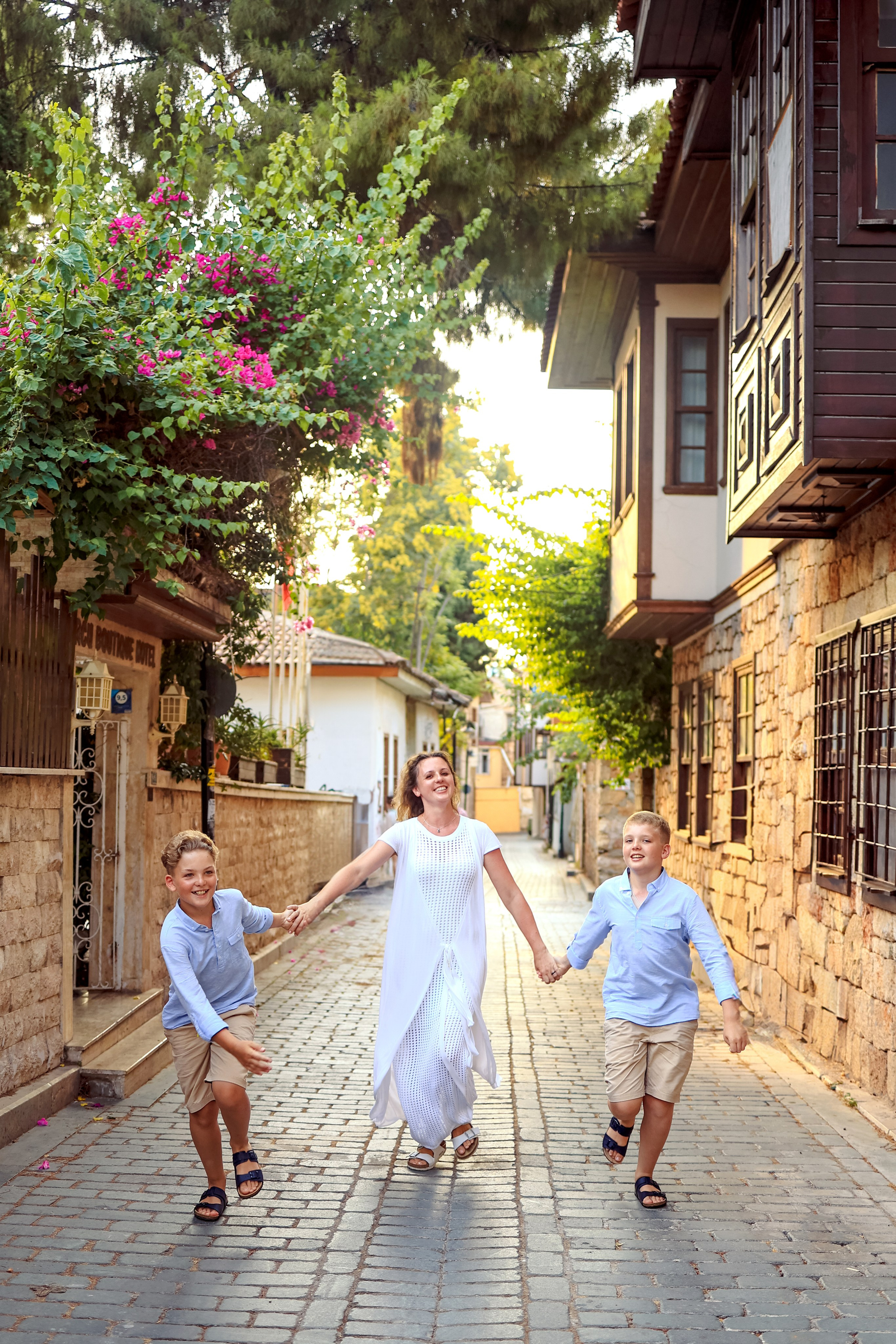 Photoshooting in old town of Antalya. Photographer in Turkey, Antalya, Kemer, Belek, Side, Kas, Fethiye