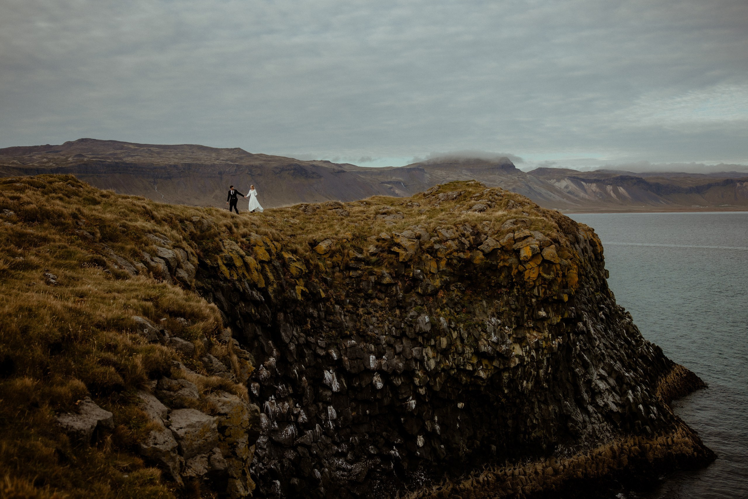 What to pack for Iceland elopement: ultimate Iceland elopement packing list. Iceland elopement photographer & videographer