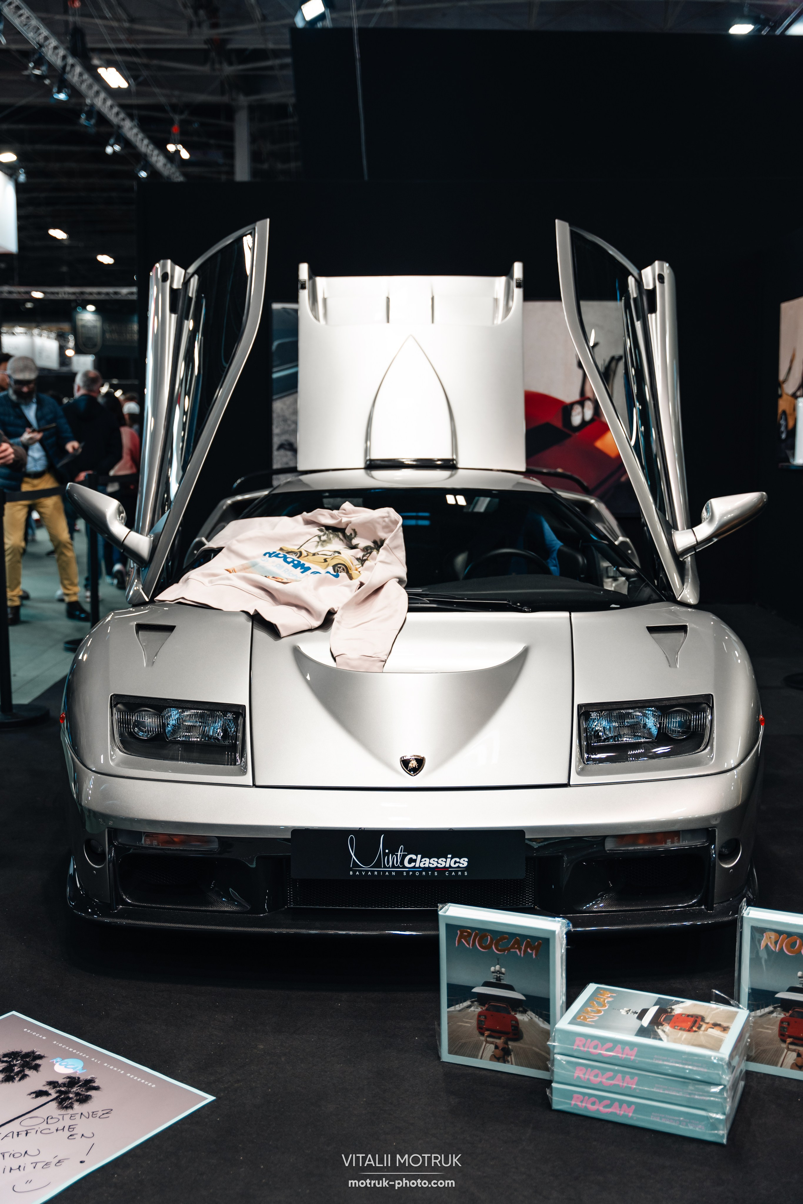 Retromobile-2024. Photographe de voitures à Paris — Vitalii Motruk