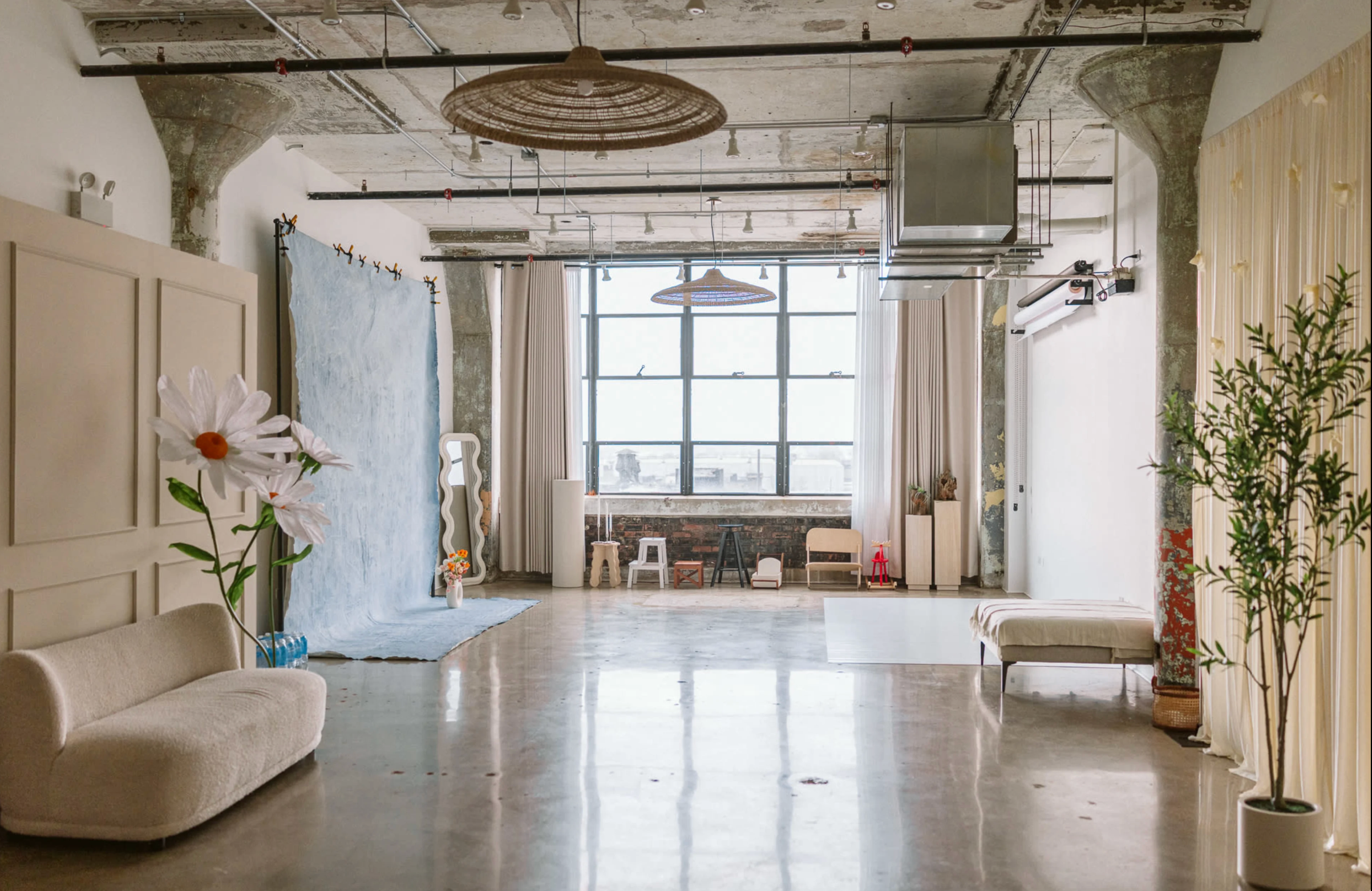 Chicago downtown Studio with soft light and free parking