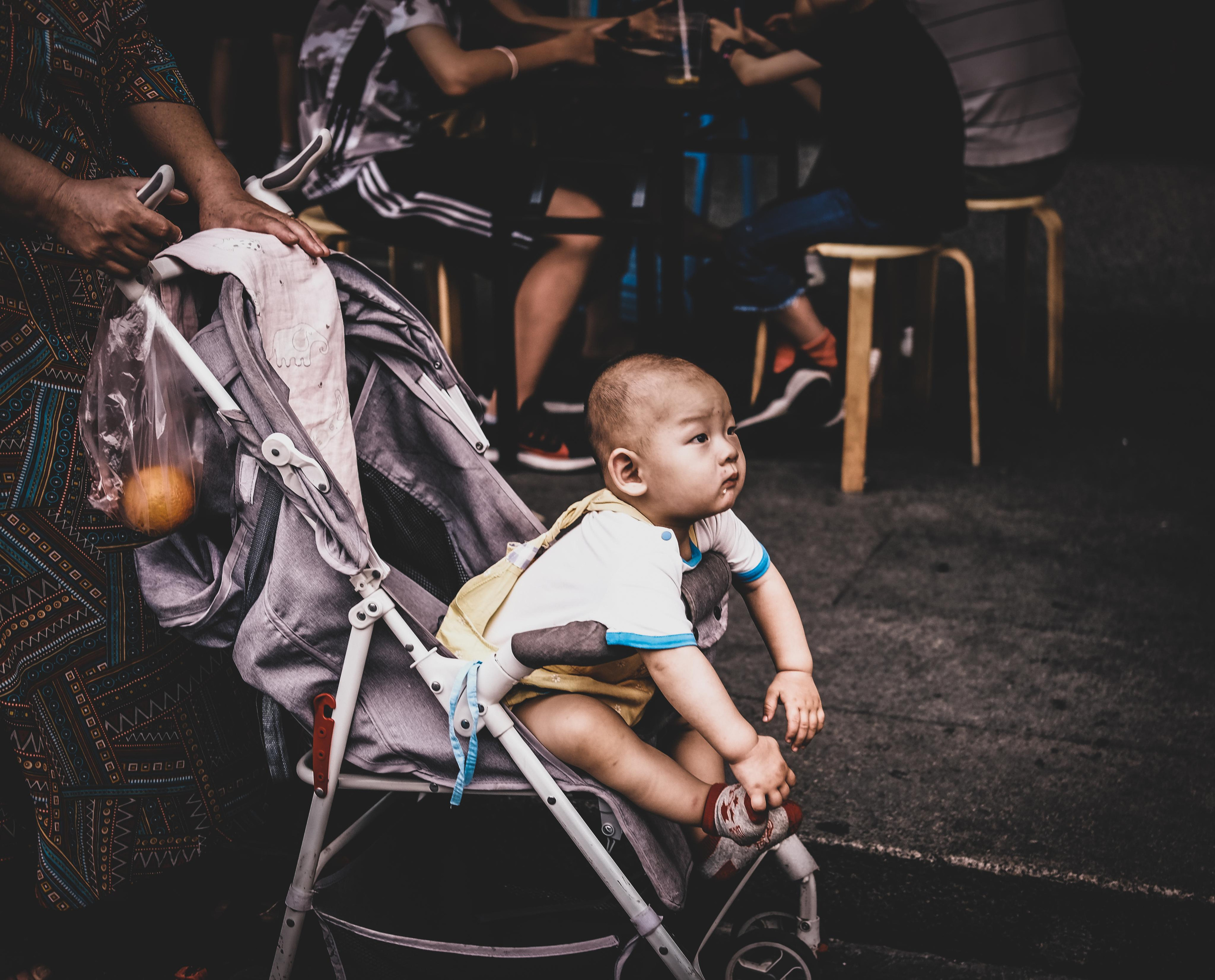 Little Baby in a pram | Guangzhou City | Guangzhou Street | 婴儿车里的小宝贝 | 广州市 | 广州街 | Guangzhou City Photos